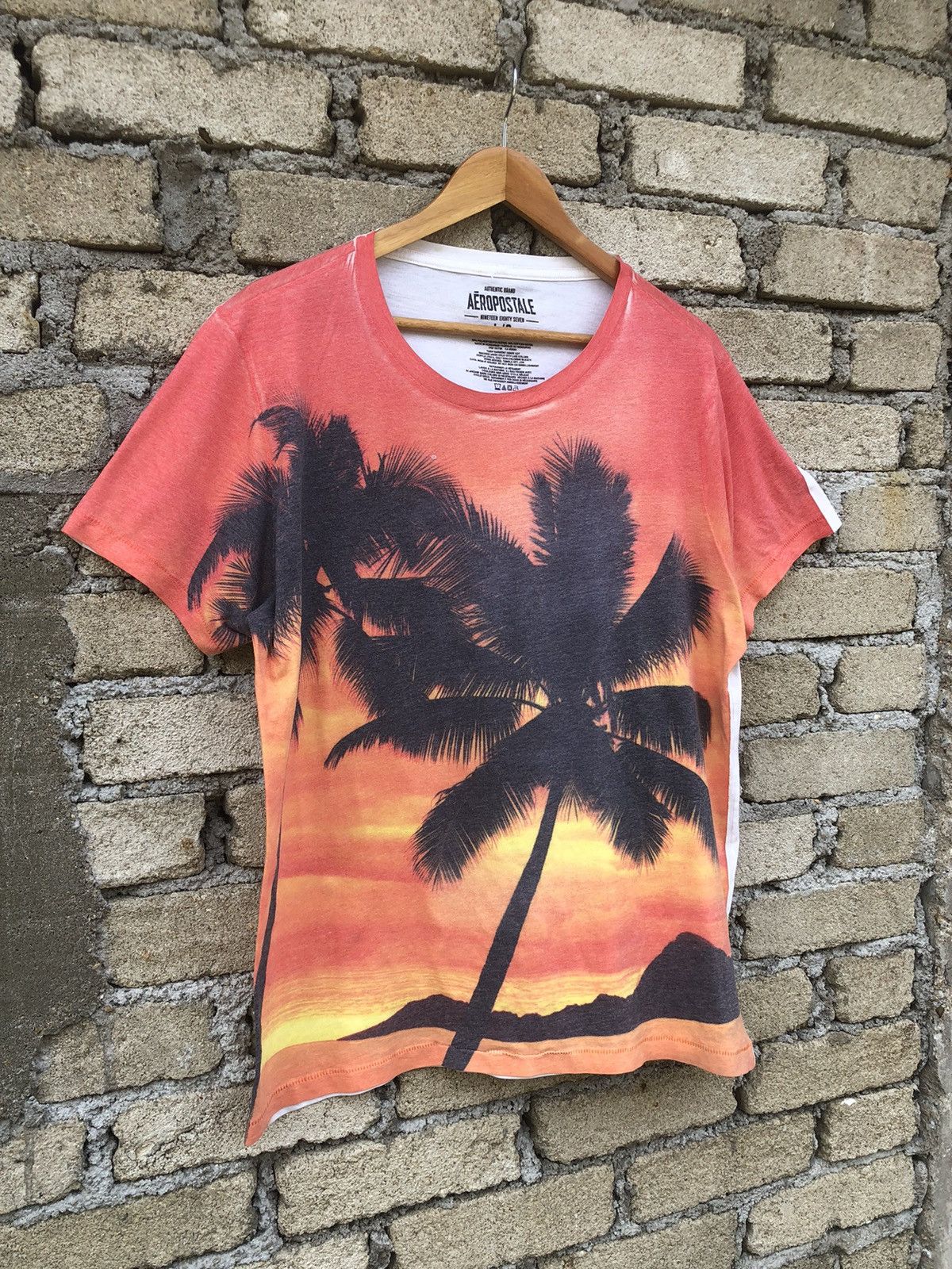 Aeropostale × Japanese Brand × Vintage Aeropostale AOP Palm Tshirts Size US L / EU 52-54 / 3 - 5 Thumbnail