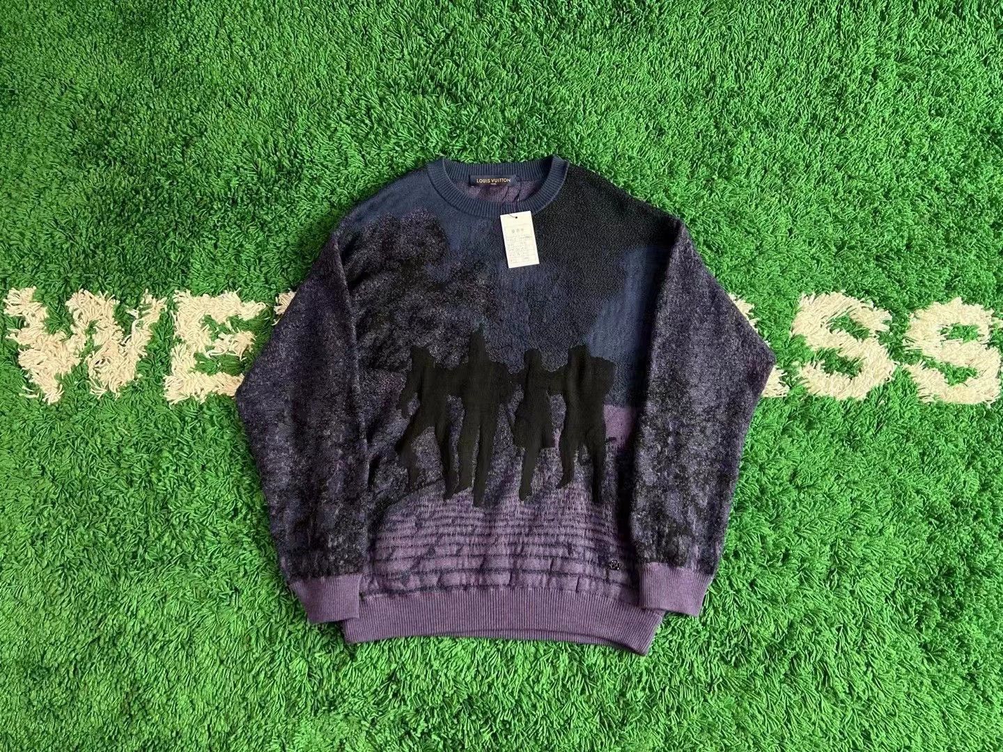 Louis Vuitton LOUIS VUITTON LV Wizard of Oz Logo Sweater Size US L / EU 52-54 / 3 - 1 Thumbnail