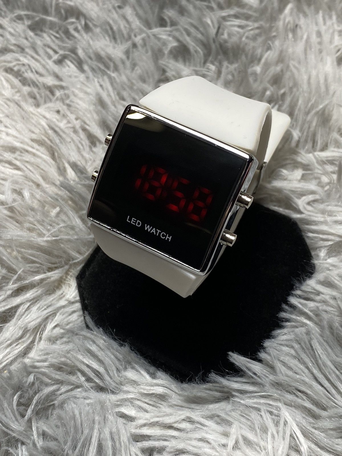 Jewelry × Vintage Minimalist LED Watch with White Strap - Japanese Brand Size ONE SIZE - 2 Thumbnail