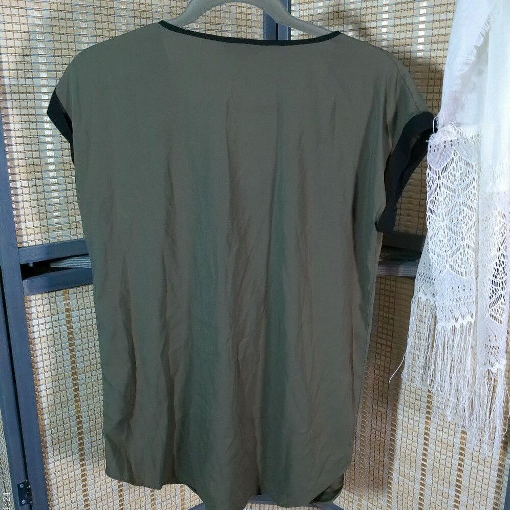 Express Express Olive Green Quarter Zip Blouse w/ Black Trim Accents Size M / US 6-8 / IT 42-44 - 2 Thumbnail