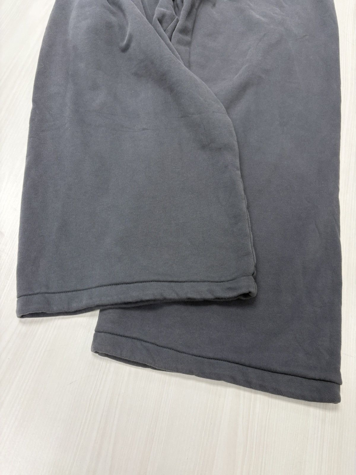 Balenciaga × Kanye West × Yeezy YZY x GAP Dark Grey sweats L Size US 34 / EU 50 - 3 Thumbnail