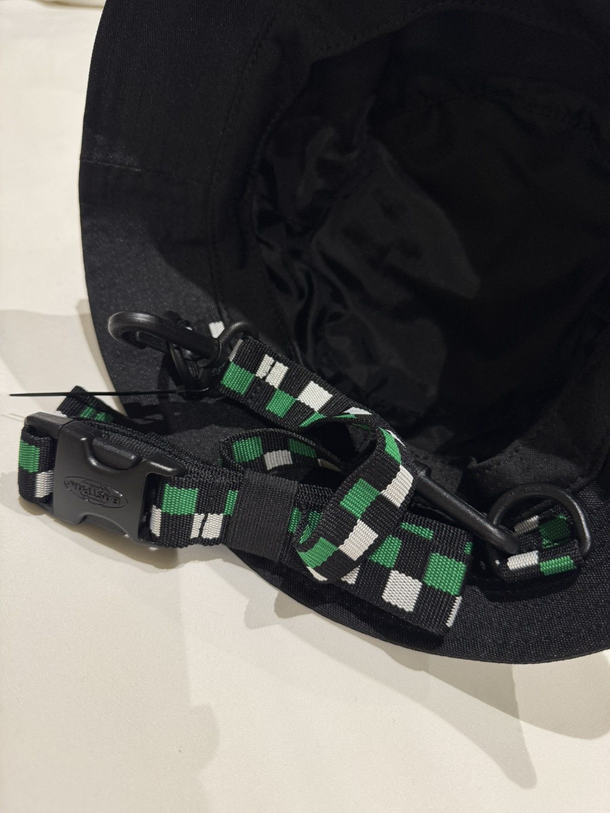 Eastpak Eastpak X Pleasures Bucket Crossbody Hat Size ONE SIZE - 3 Thumbnail