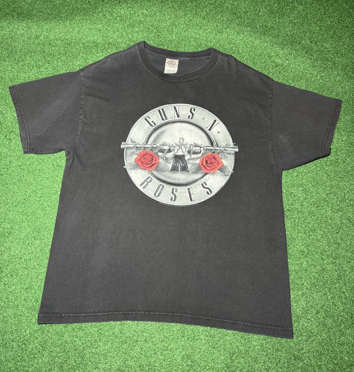 Band Tees × Vintage Y2K Guns N Roses Logo Rock Band Large Retro Concert T Shirt Size US L / EU 52-54 / 3 - 1 Thumbnail