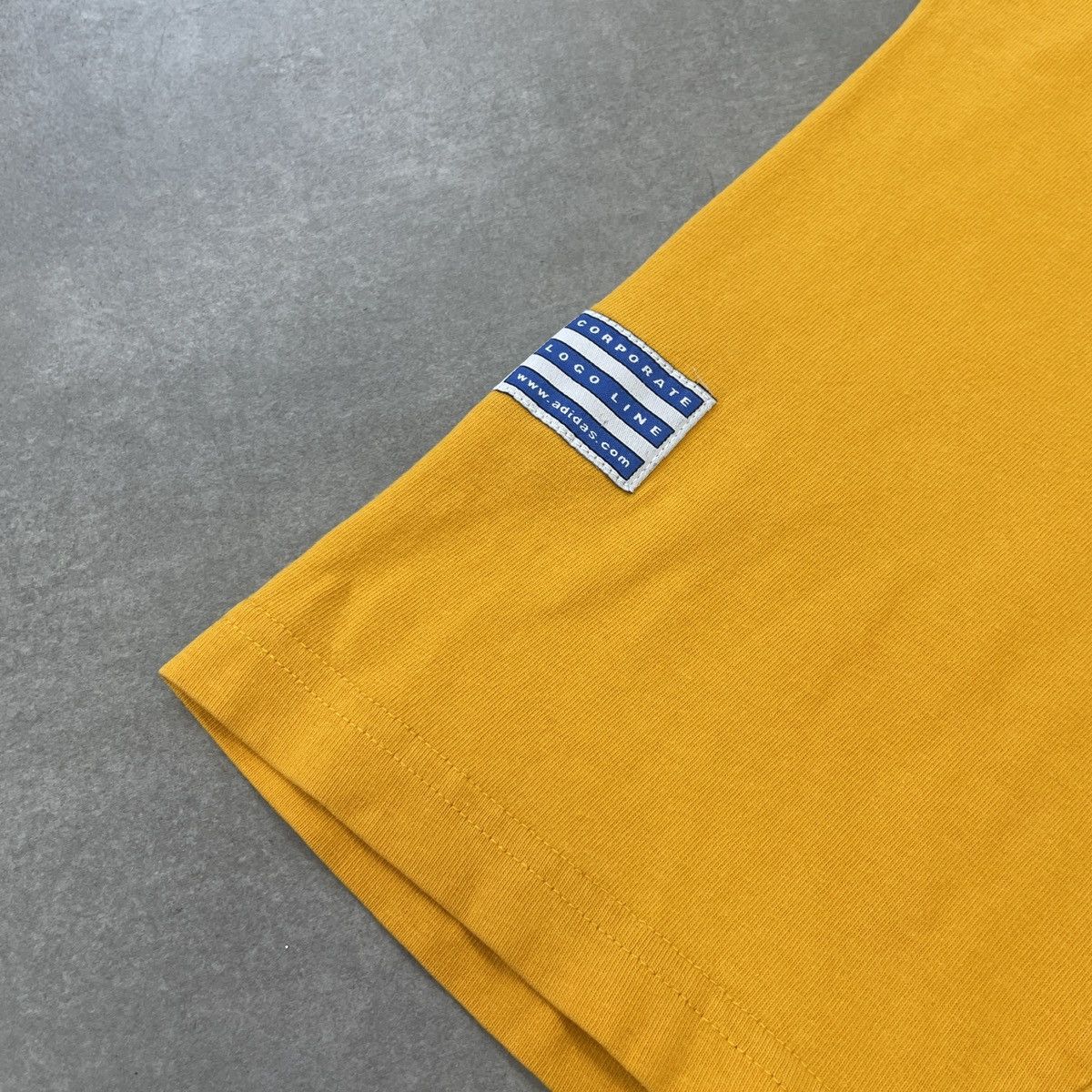 Adidas × Vintage Vintage Adidas T-Shirt Size M Size US M / EU 48-50 / 2 - 4 Thumbnail