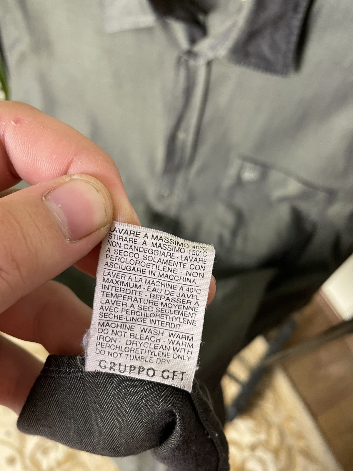 Valentino Vintage Valentino Men’s Pocket logo Shirt Size 43/17 Size US L / EU 52-54 / 3 - 5 Thumbnail
