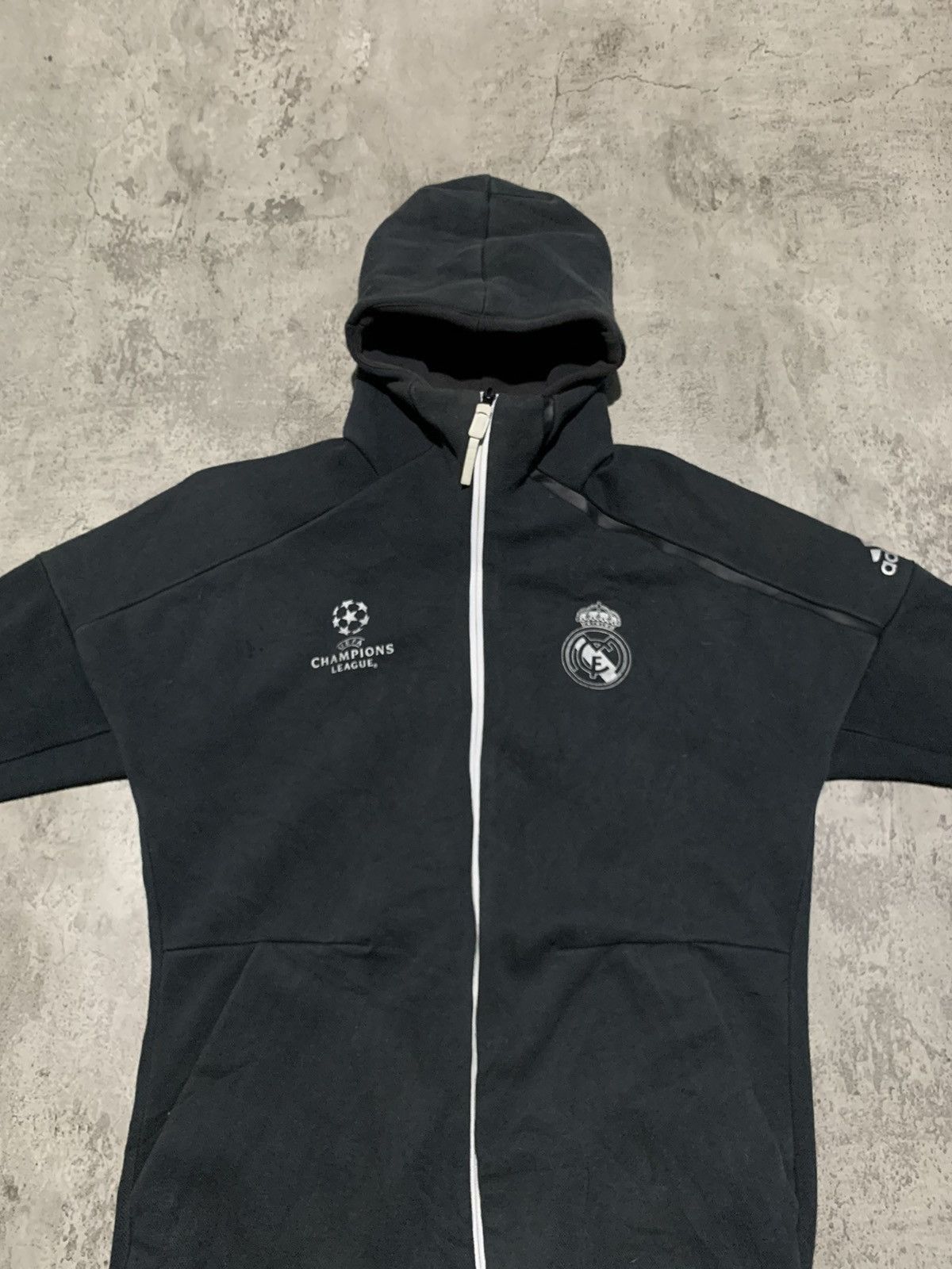 Adidas Vtg worn Adidas real madrid ZNE balaclava hoodie jacket Size US M / EU 48-50 / 2 - 11 Thumbnail