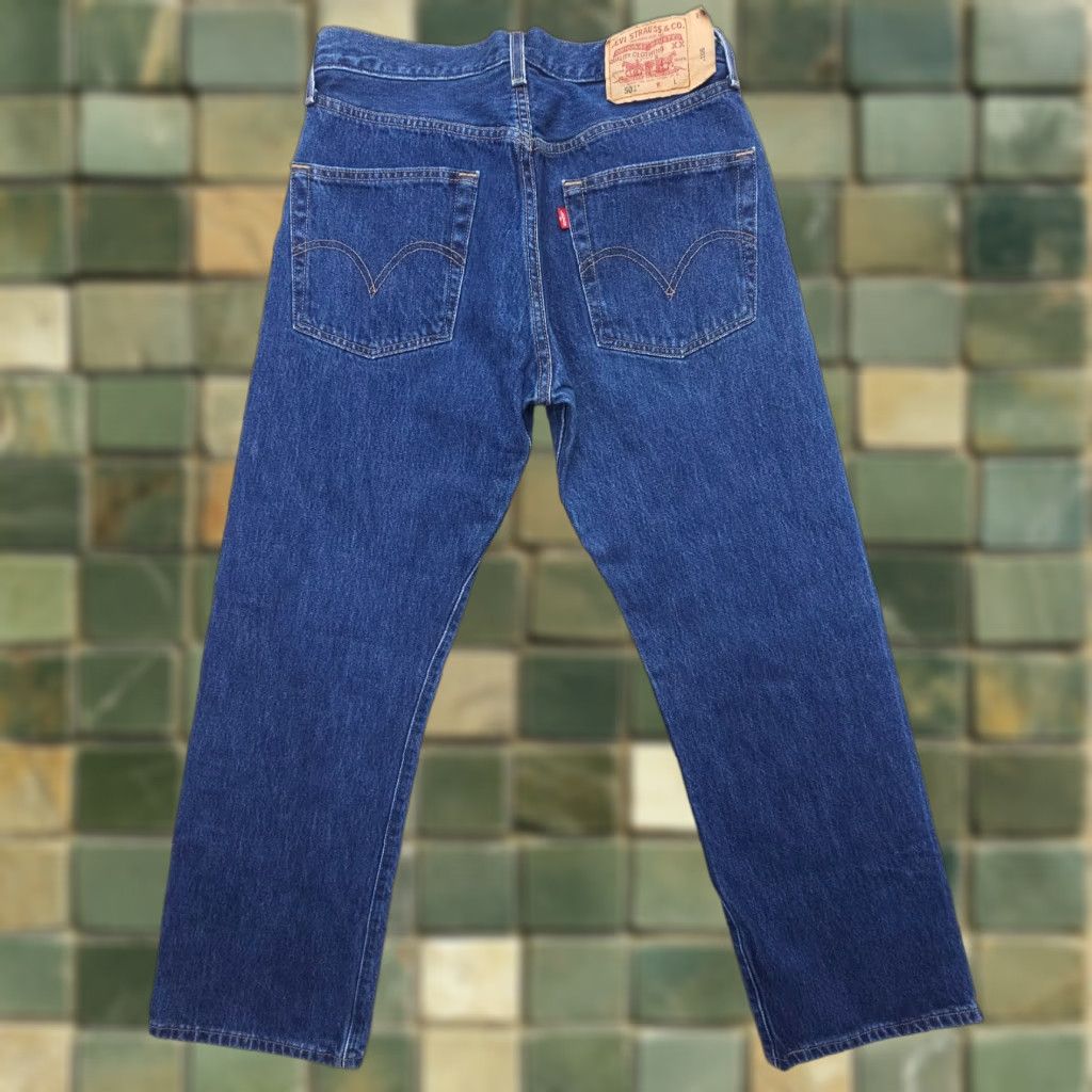 Levi's VINTAGE Levi's 501 Jeans Denim Button Fly 32 x 29 Adult Regular Dark Blue 90s USA Mens Size US 32 / EU 48 - 1 Thumbnail