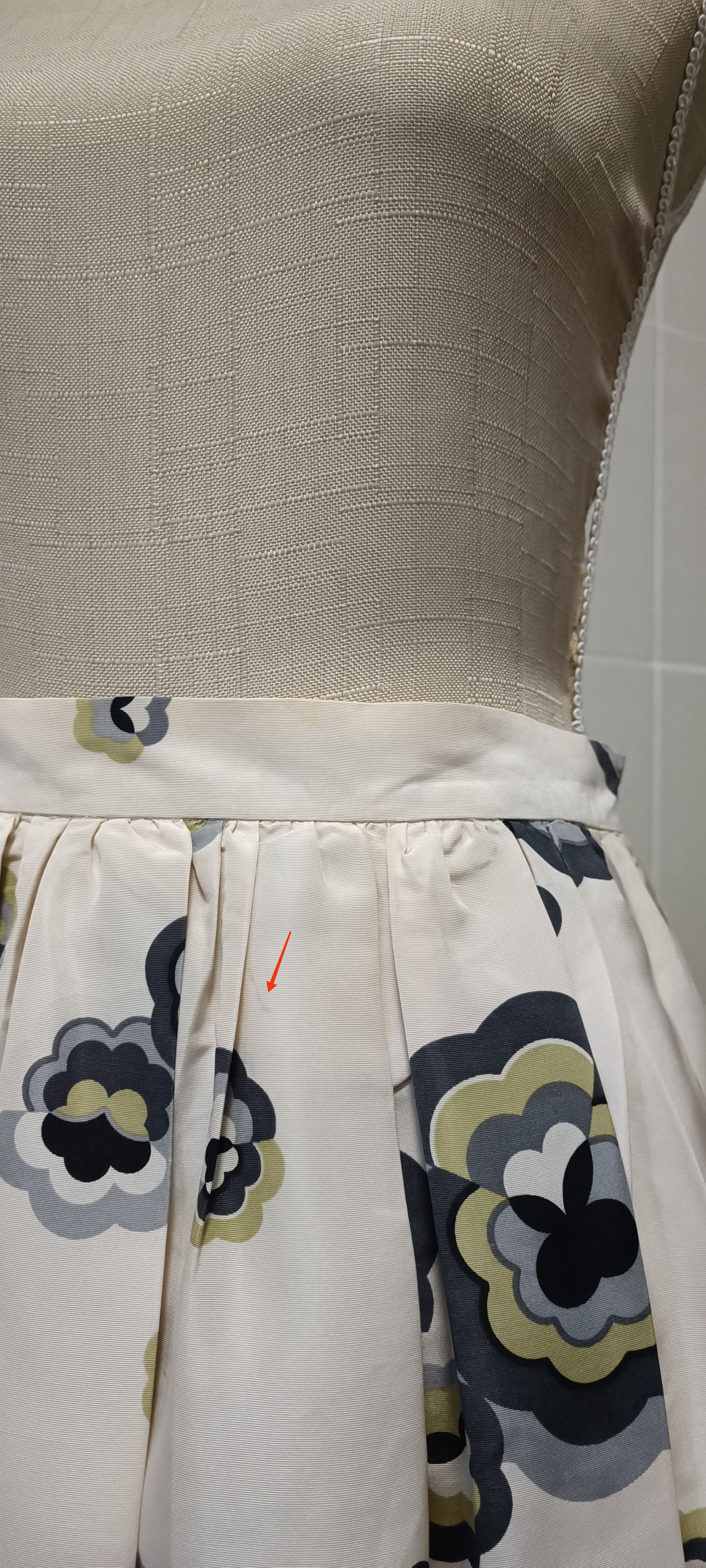 Miu Miu SS 2006 Flowers print beige midi skirt Size 28" / US 6 / IT 42 - 4 Thumbnail