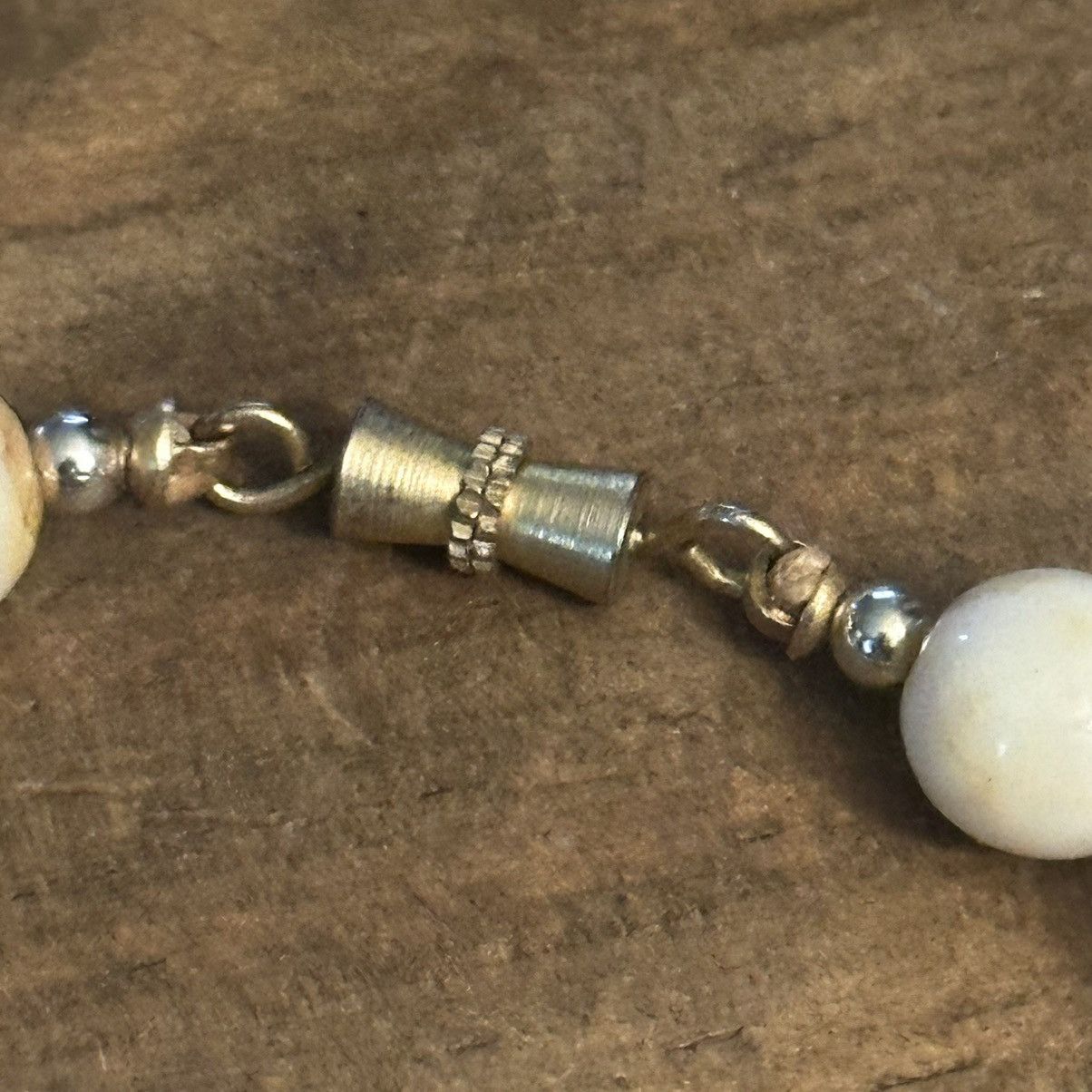 Vintage Vintage marbled cream lucite bead necklace Size ONE SIZE - 5 Thumbnail