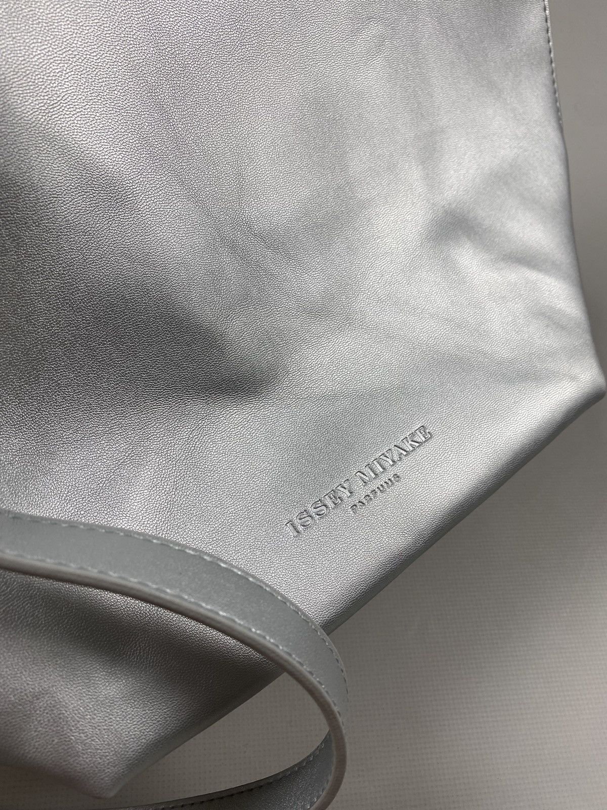 Issey Miyake × Japanese Brand Issey Miyake Parfums Shoulder Bag Size ONE SIZE - 13 Thumbnail