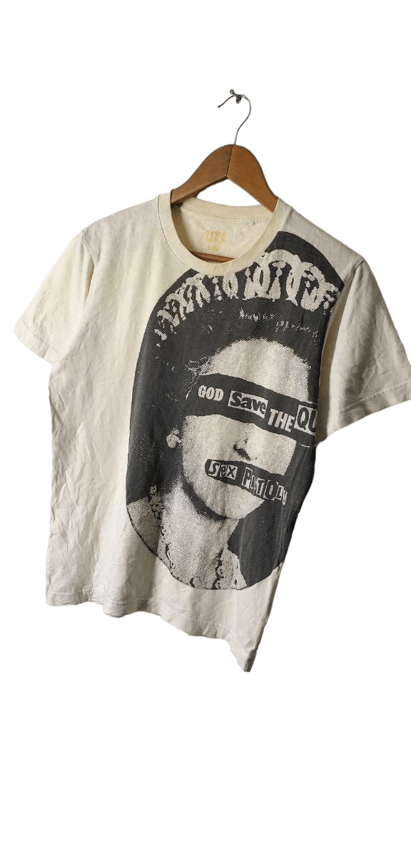 Band Tees BAND SEX PISTOL GOD SAVE THE QUEEN X UNIQLO TEE Size US S / EU 44-46 / 1 - 7 Thumbnail