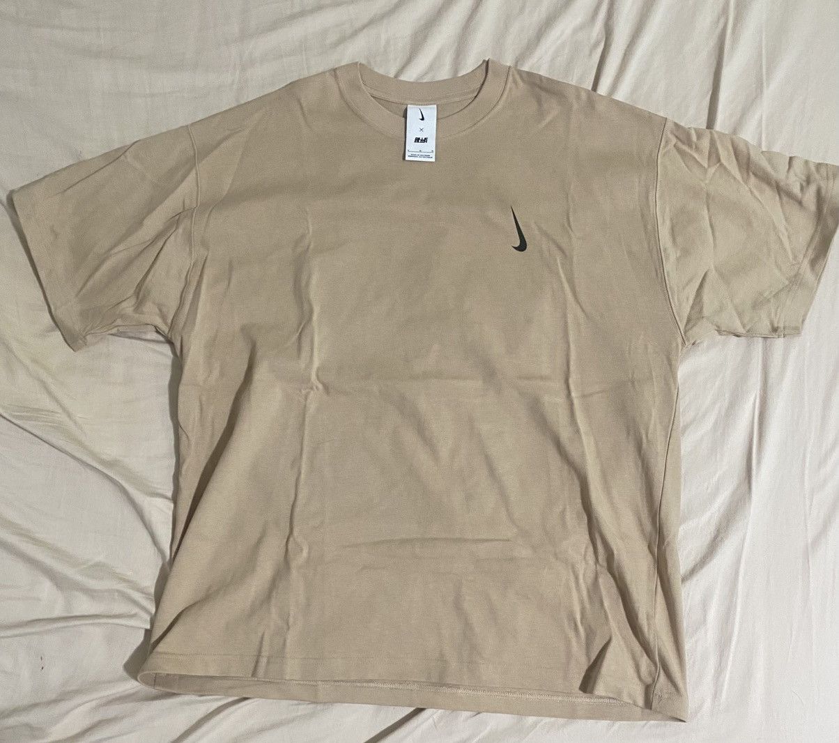 Billie Eilish × Nike NIKE BILLIE EILISH TEE MUSHROOM L Size US L / EU 52-54 / 3 - 1 Thumbnail