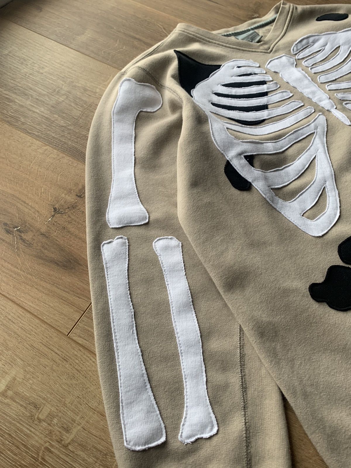 Nike Vintage Nike Skeleton big logo V-neck sweatshirt Size US L / EU 52-54 / 3 - 6 Thumbnail