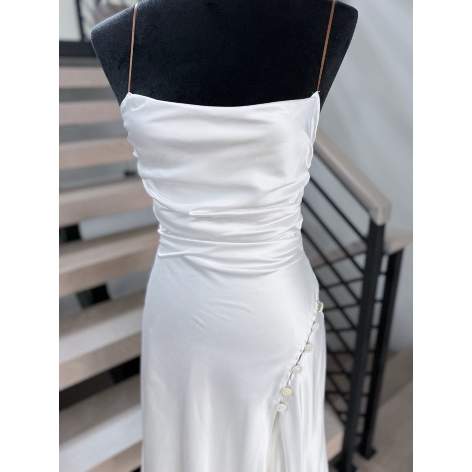 Other Beach Vacation Sleeveless White Satin Slit Midi Dress S Size S / US 4 / IT 40 - 14 Thumbnail