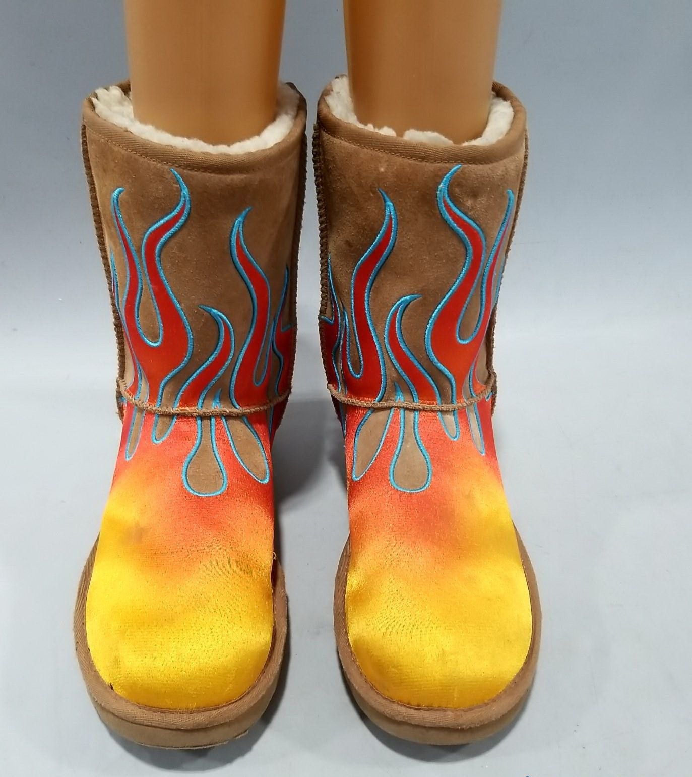 Jeremy Scott UGG Jeremy Scott Fire Flames Chestnut Boot Size mens 8,5 Size US 8.5 / EU 41-42 - 3 Thumbnail