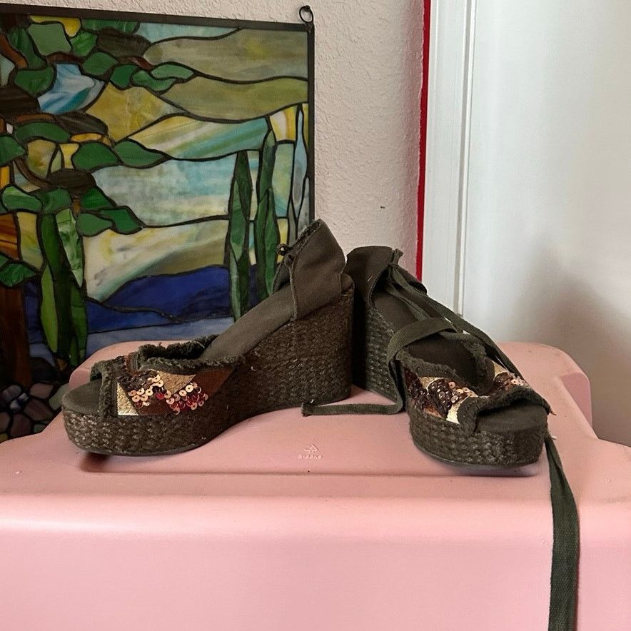 Other ellemenno green platform sequin sandal heels Size US 7 / IT 37 - 1 Thumbnail