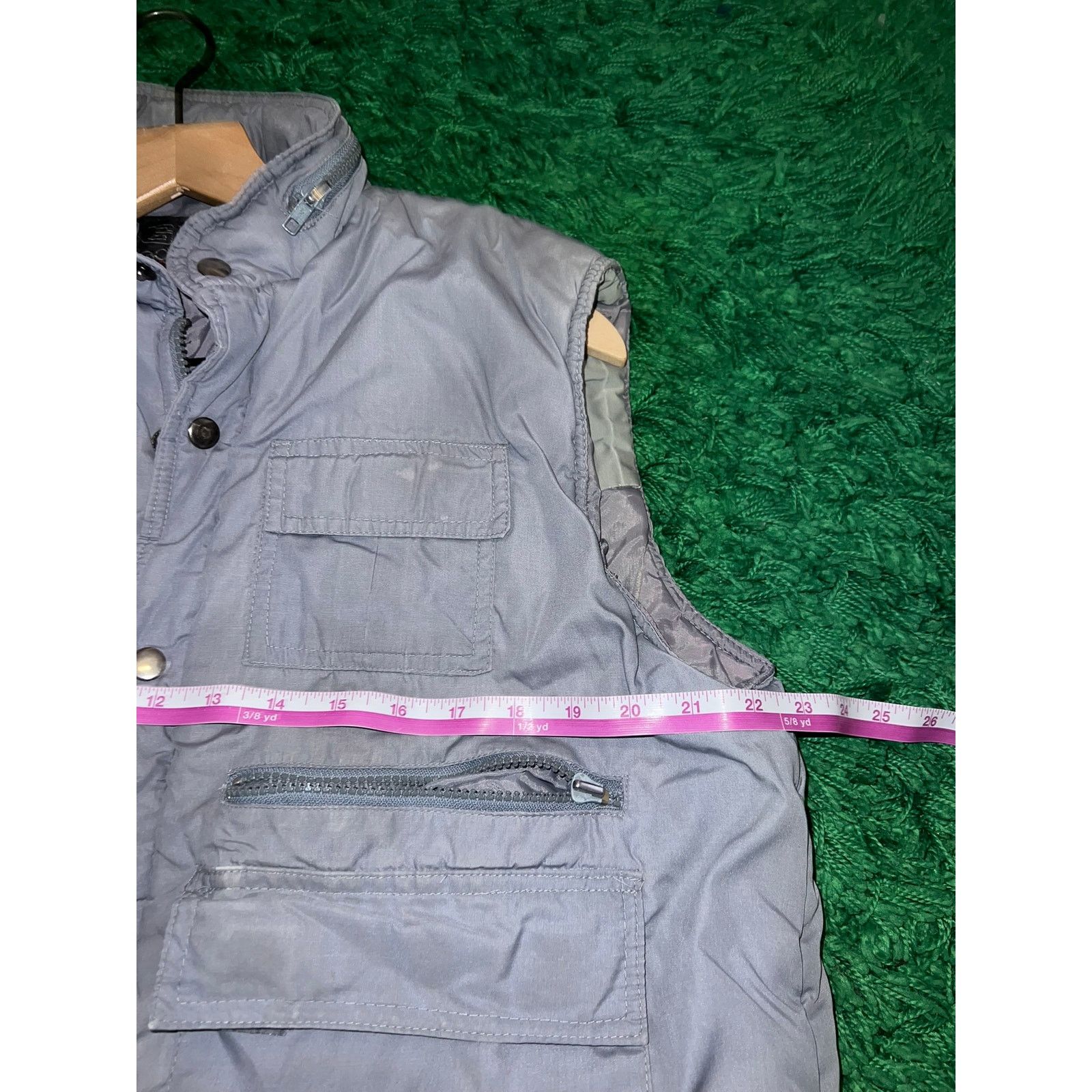 Vintage Vintage Gray Vest Guy's Actionwear Korea Made Outerwear 90s Size US M / EU 48-50 / 2 - 9 Thumbnail