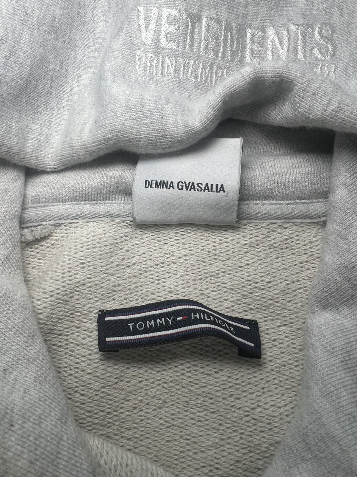 Tommy Hilfiger × Vetements Tommy Hilfiger X Vêtements 2018 over size hoodie Size US XL / EU 56 / 4 - 4 Thumbnail