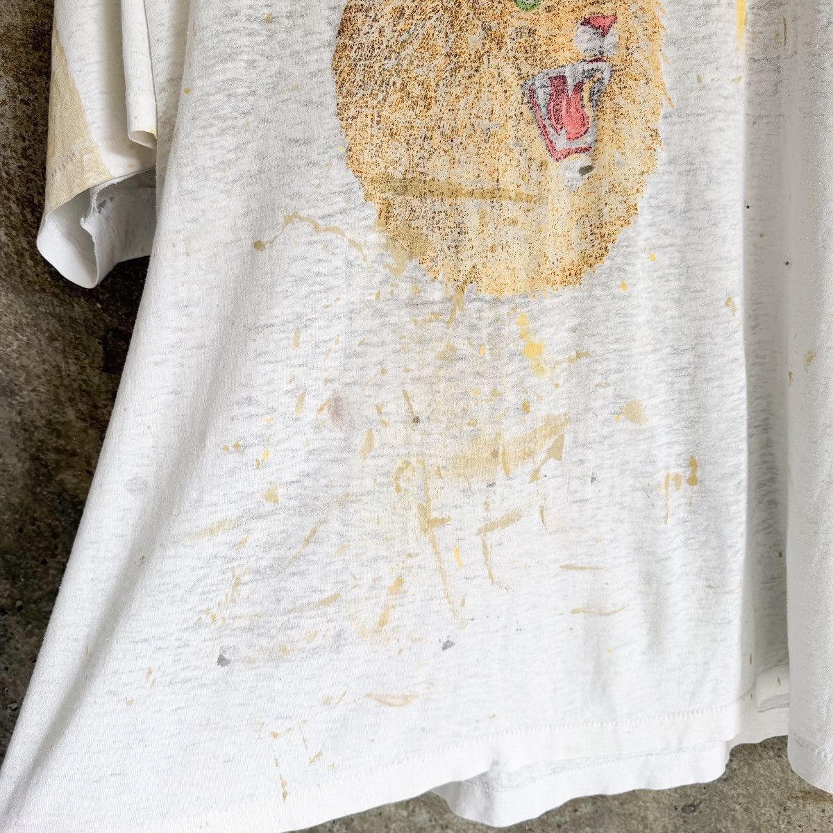 Band Tees 90s THRASHED Paper Thin Paint Splatter Food Lion T Shirt Size US XL / EU 56 / 4 - 6 Thumbnail