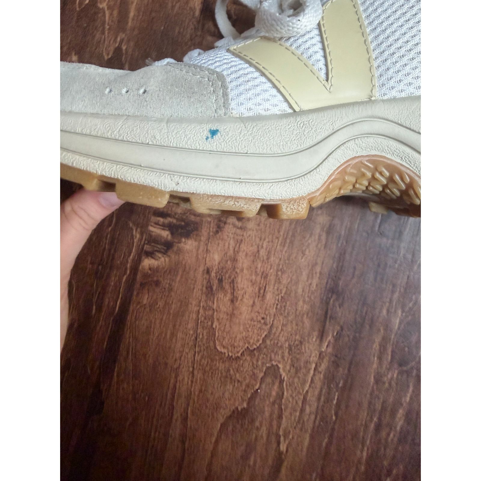 Veja Veja venturi alveomesh sneaker in white women's 7 Size US 7 / IT 37 - 8 Thumbnail