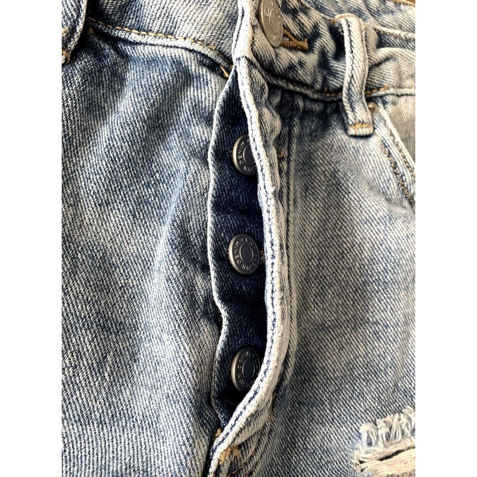 Pacsun Pacsun Mom Jeans High Waisted Button Fly Distressed Relaxed Tapered 26 Blue Denim Size 26" / US 2 / IT 38 - 3 Thumbnail