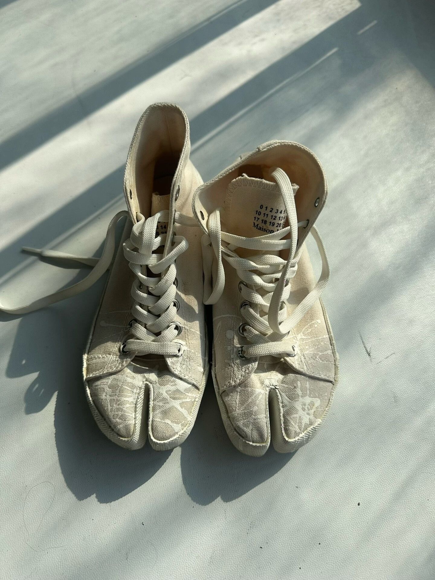 Maison Margiela Maison Margiela Tabi High-Top Sneakers Size US 5 / IT 35 - 1 Thumbnail