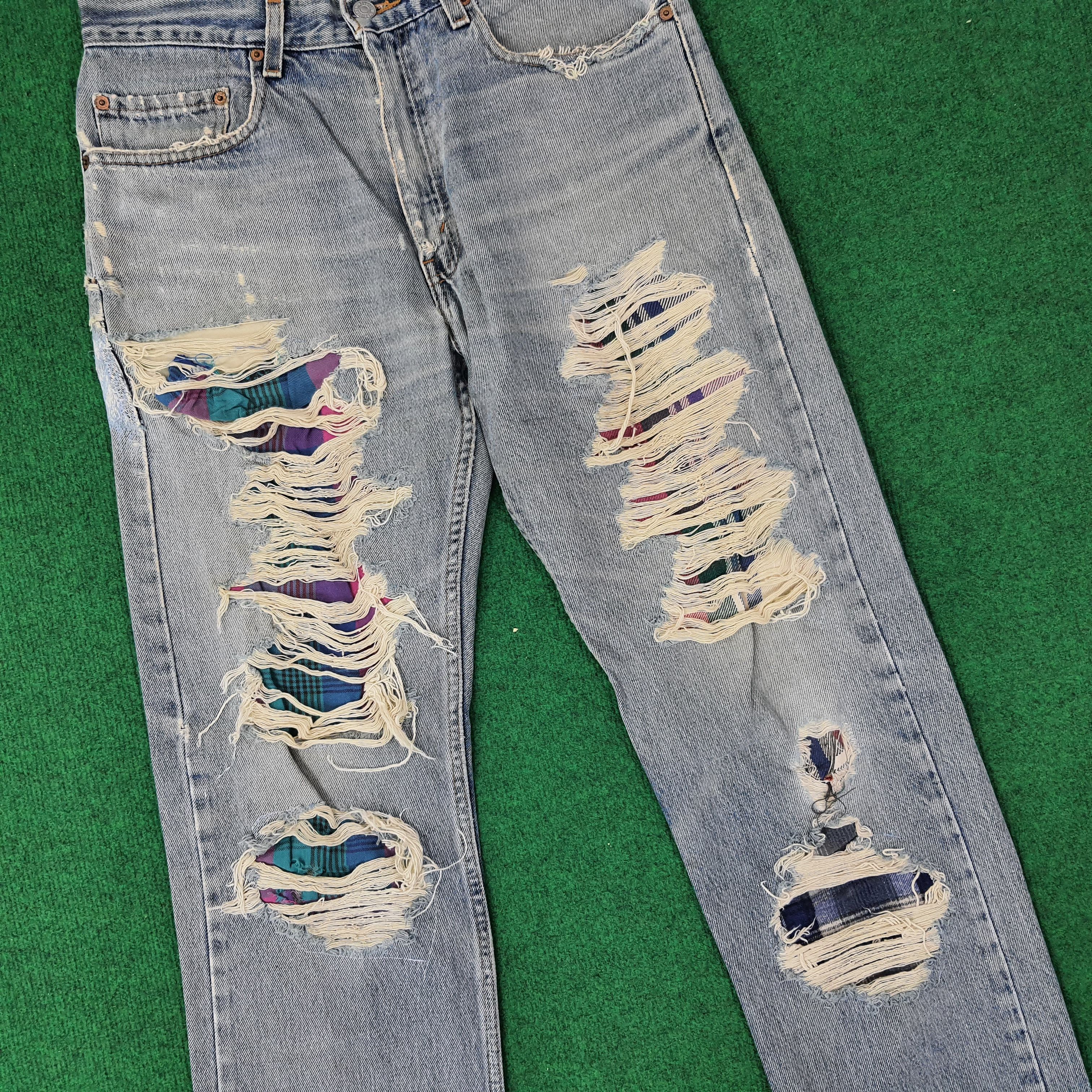 Levi's Vintage Levi's 505 Authentic Red Tab Destressed Jean C228N19 Size US 32 / EU 48 - 2 Thumbnail