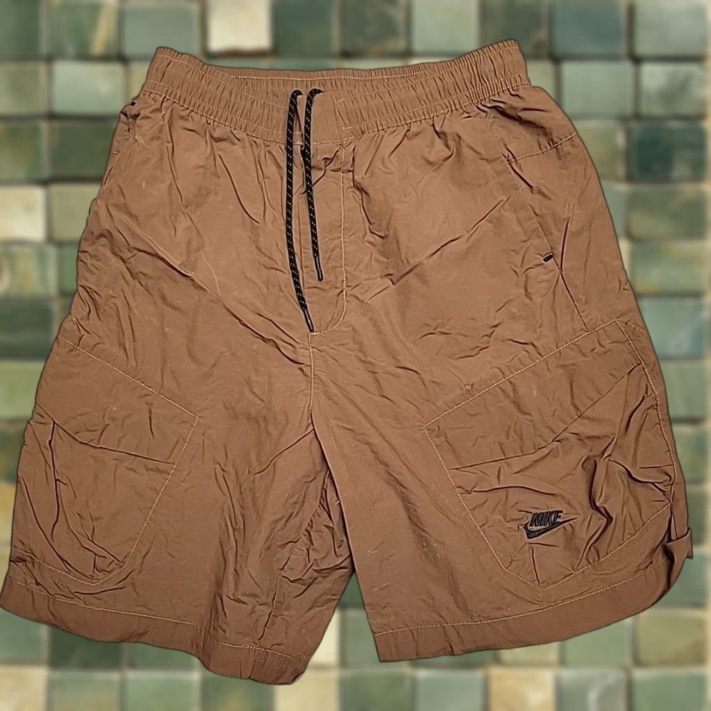 Nike Nike Shorts Mens L Brown Unlined Embroidered Swoosh 100% Nylon Windbreaker Y2K 90s USA Logo Drawstring Lightweight Machine Washable Size US 33 - 1 Thumbnail