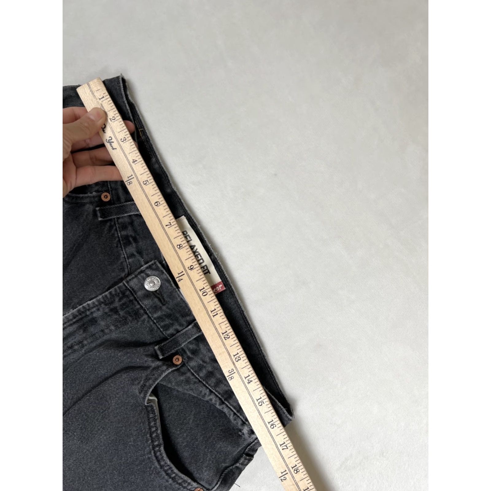 Levi's VINTAGE Levi’s 550 Jeans Black Denim 32x32 Relaxed Fit Mid Rise 5-Pocket Grunge 90s USA Jeans Mens Size US 32 / EU 48 - 3 Thumbnail