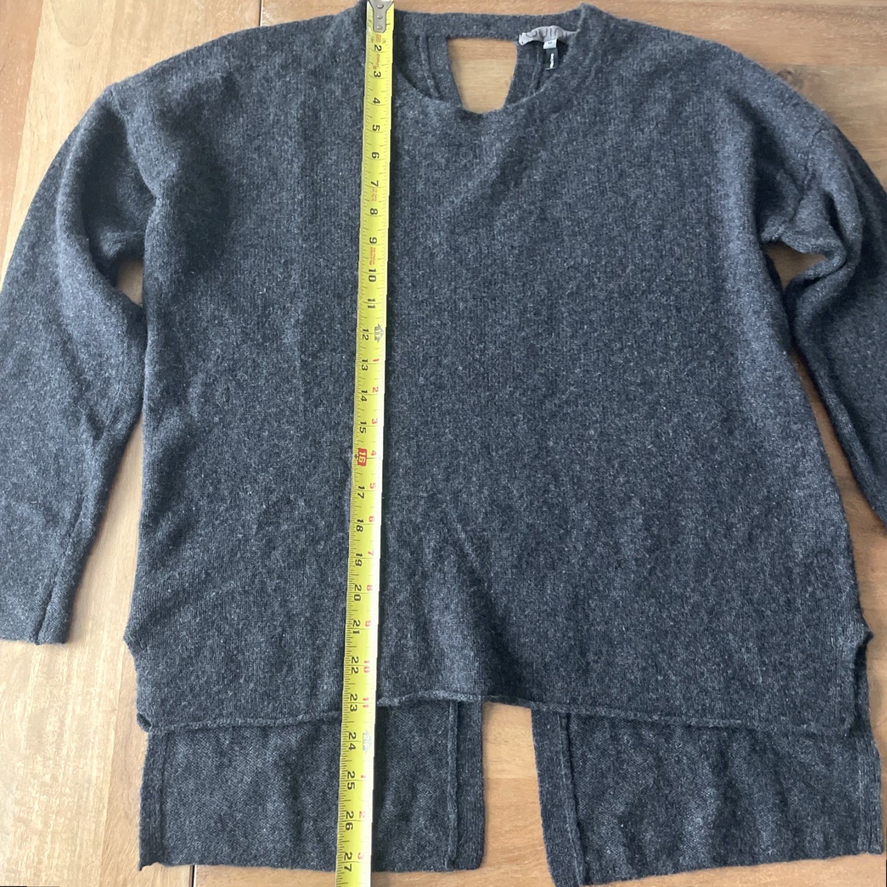 Vintage Quinn 100% Cashmere Gray Round Neck Sweater Womens Medium Pullover Keyhole Back Vintage Size M / US 6-8 / IT 42-44 - 6 Thumbnail