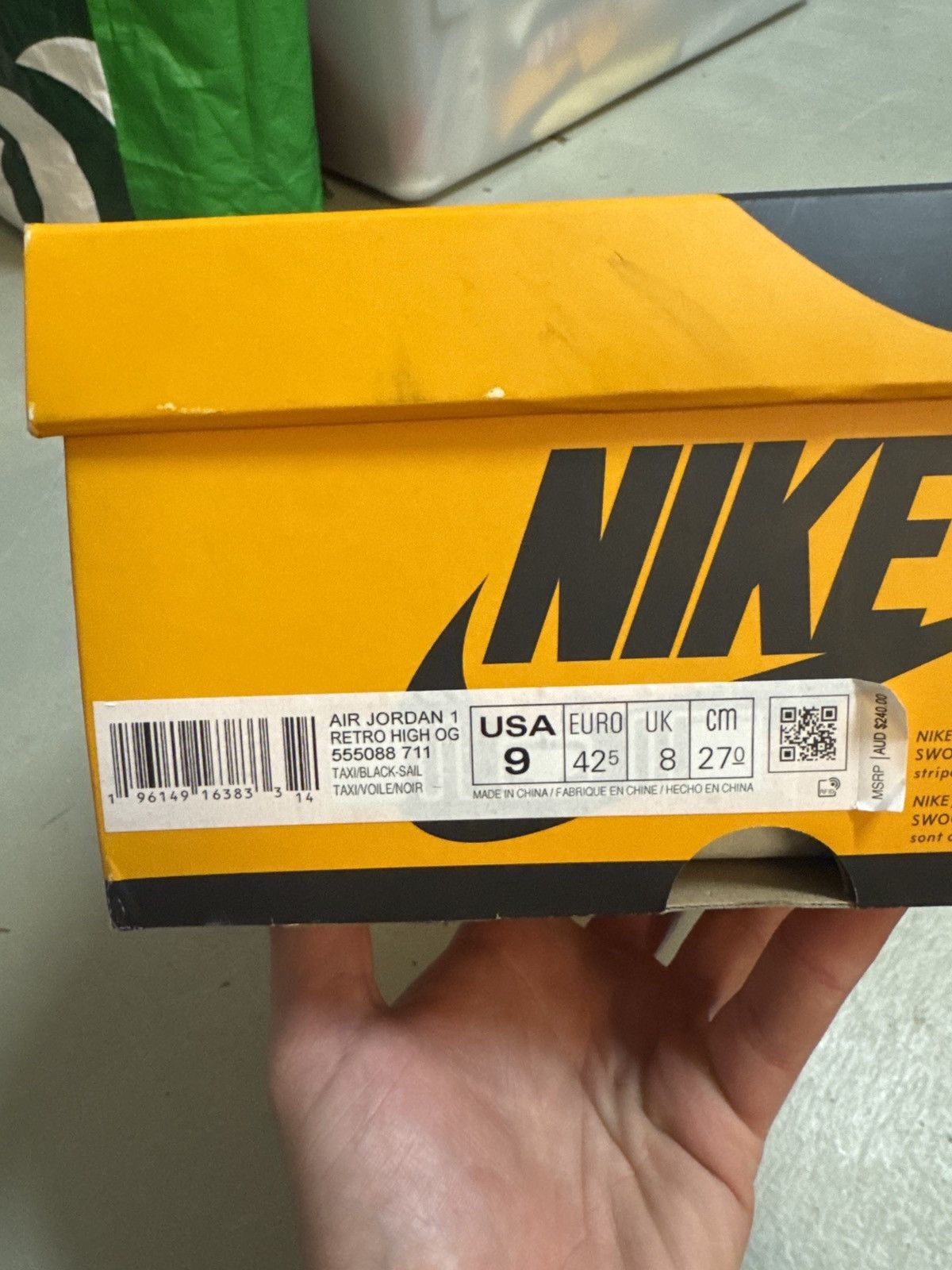 Nike Jordan 1 High Taxi Size US 9 / EU 42 - 6 Thumbnail