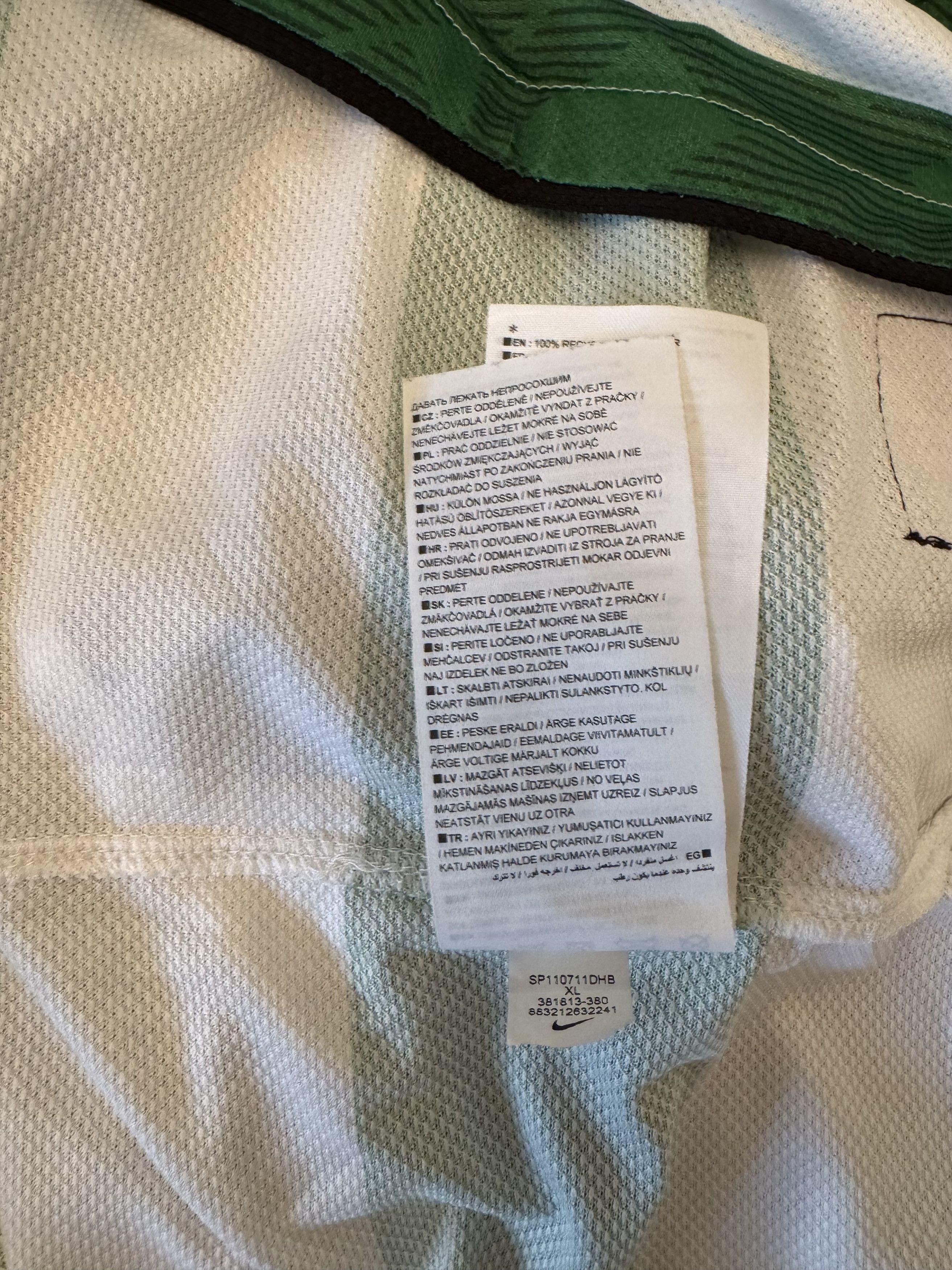 Nike Celtic 2010 2012 Nike Home Football Soccer Jersey Shirt Size US XL / EU 56 / 4 - 9 Thumbnail