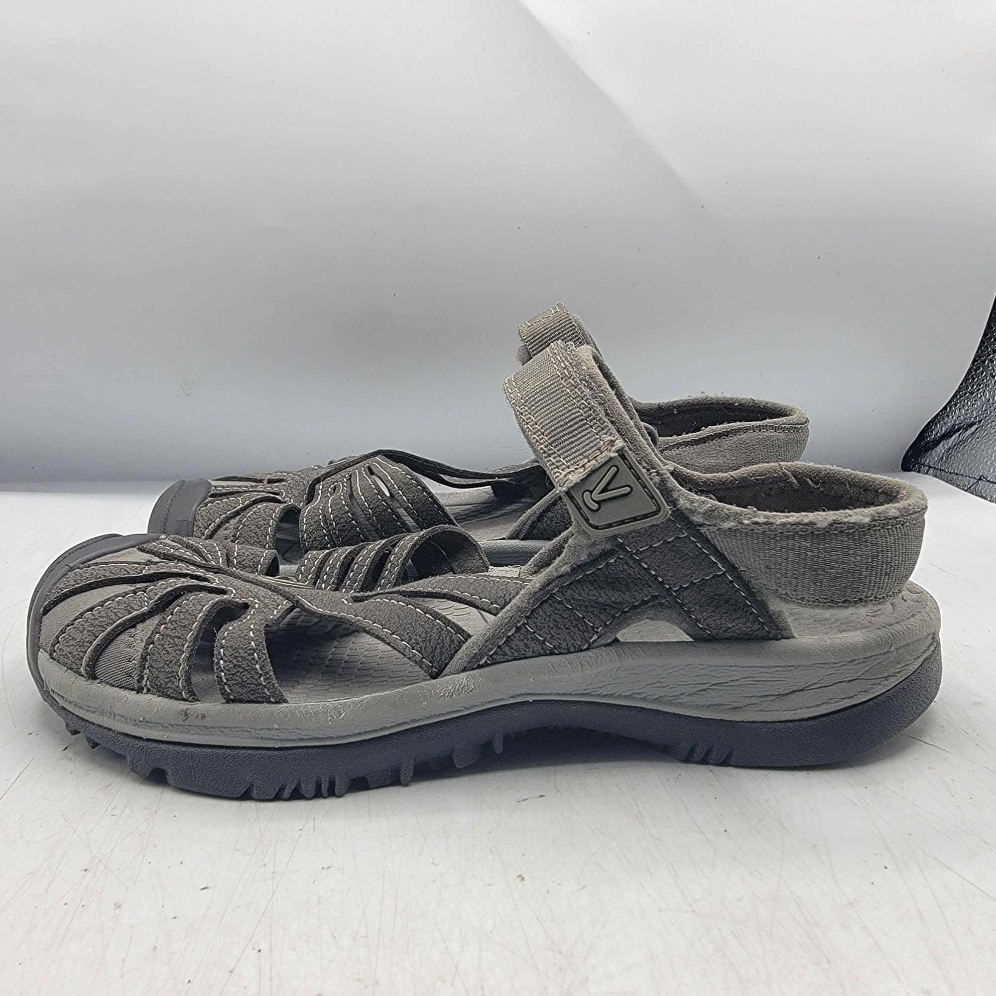 KEEN Keen Rose Womens Size 5 Gray Sandals Closed Toe Casual Walki Size US 5 / IT 35 - 12 Thumbnail