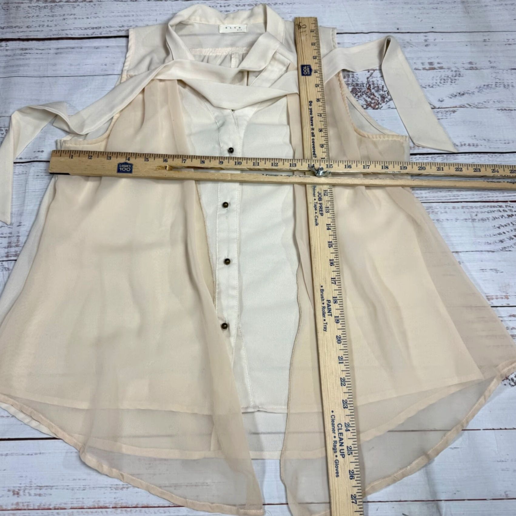 Vintage BLVD Blouse Sleeveless Tie Neck Button Front Beige XS? No, Size L Beige Blouse Women BLVD Sleeveless Tie Neck Button Front Blouse L Beige Women Size L / US 10 / IT 46 - 2 Thumbnail