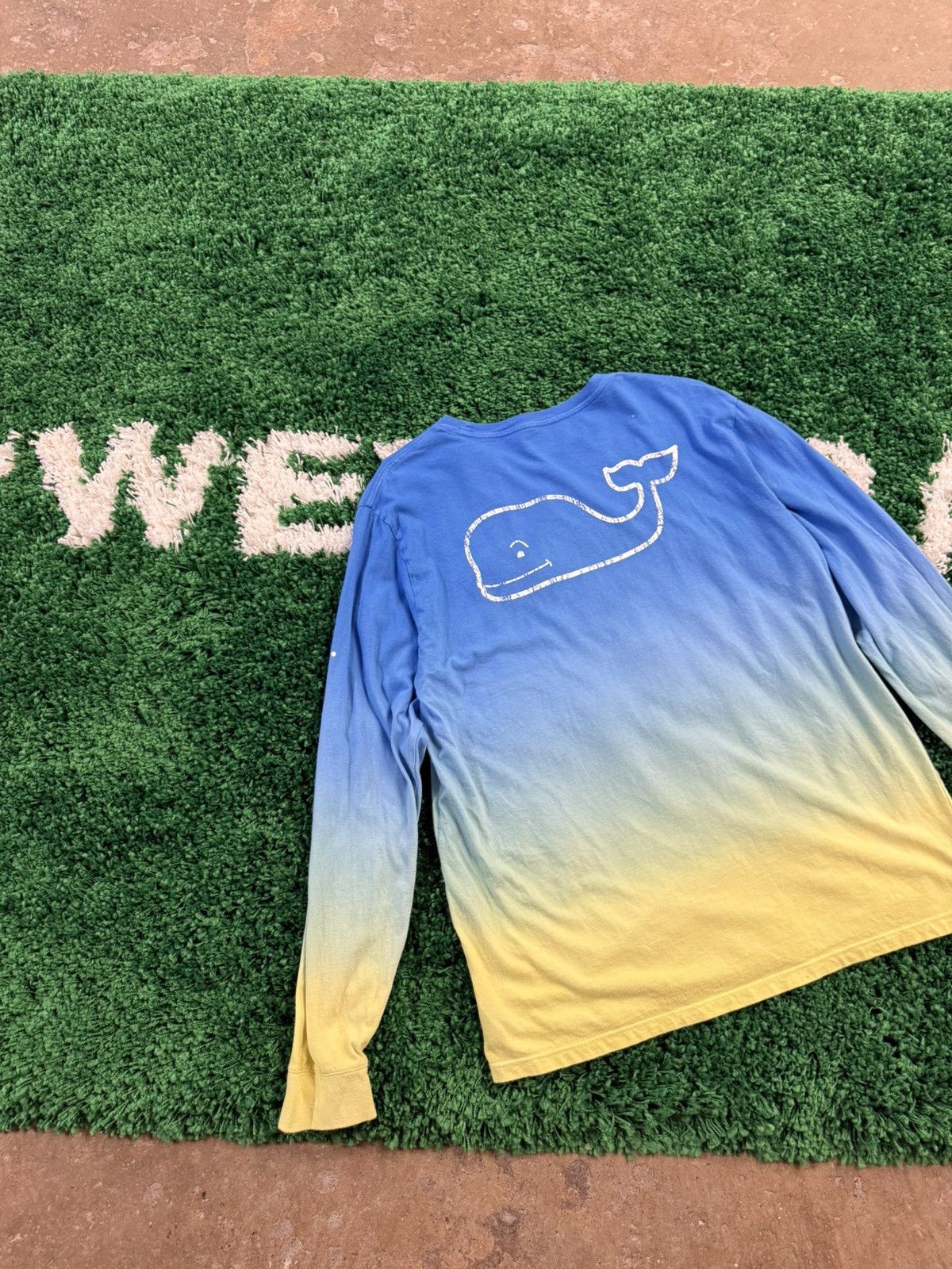 Vineyard Vines Vineyard Vines Gradient Tie Dye Logo Whale Long Sleeve Large Size US L / EU 52-54 / 3 - 2 Thumbnail