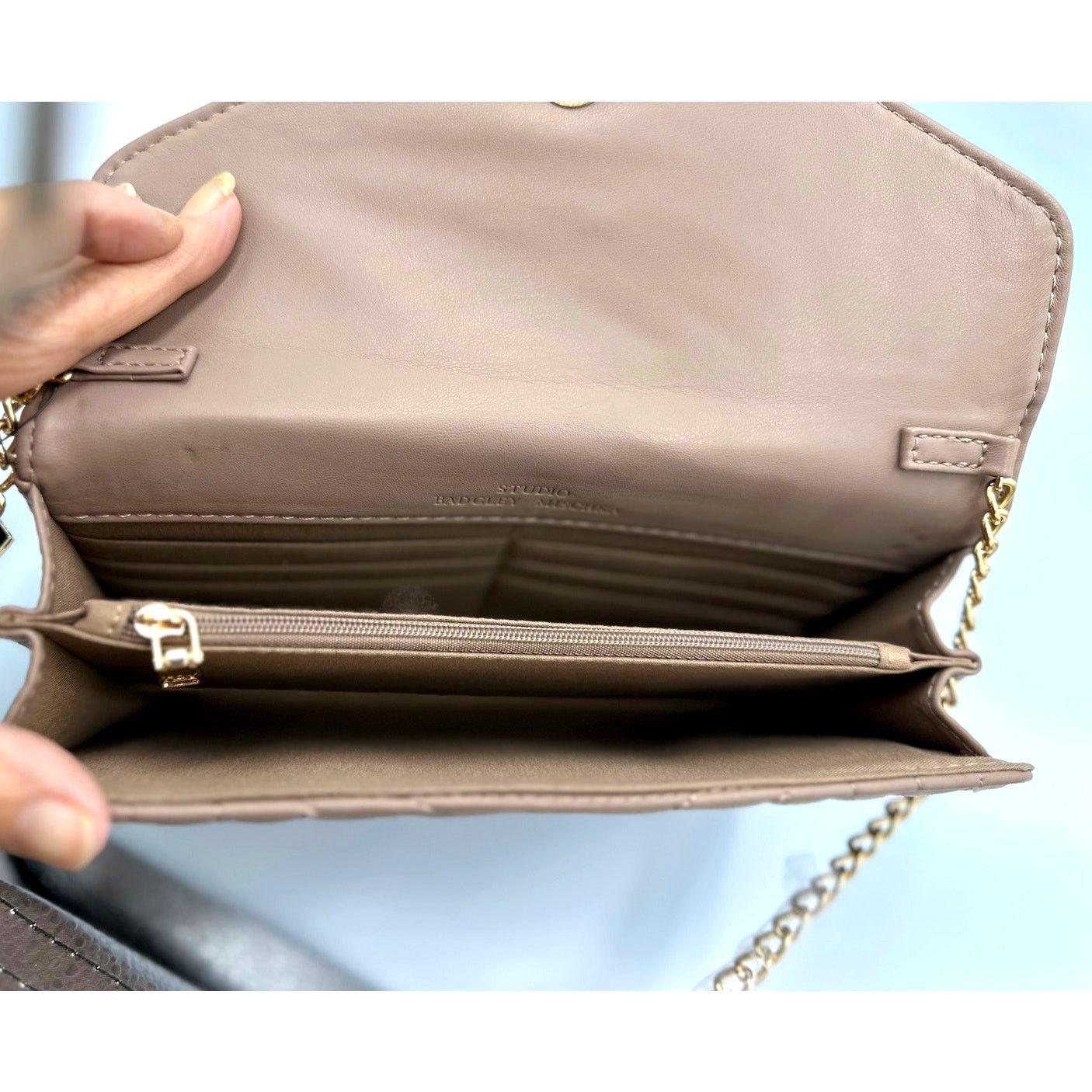 Badgley Mischka Badgley Mischka Crossbody Chevron Quilted Center Cover Taupe Size ONE SIZE - 6 Thumbnail