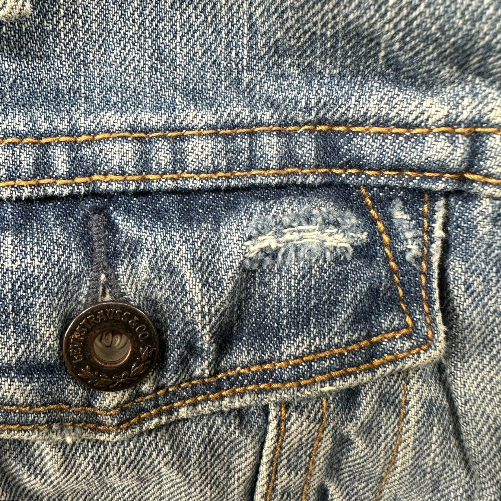 Levi's VINTAGE Levi's Trucker Jacket Womens S Blue Denim Cotton Short Sleeve Regular Fit 90s Retro Classic Vintage Jacket Women} Size 28" / US 6 / IT 42 - 6 Thumbnail