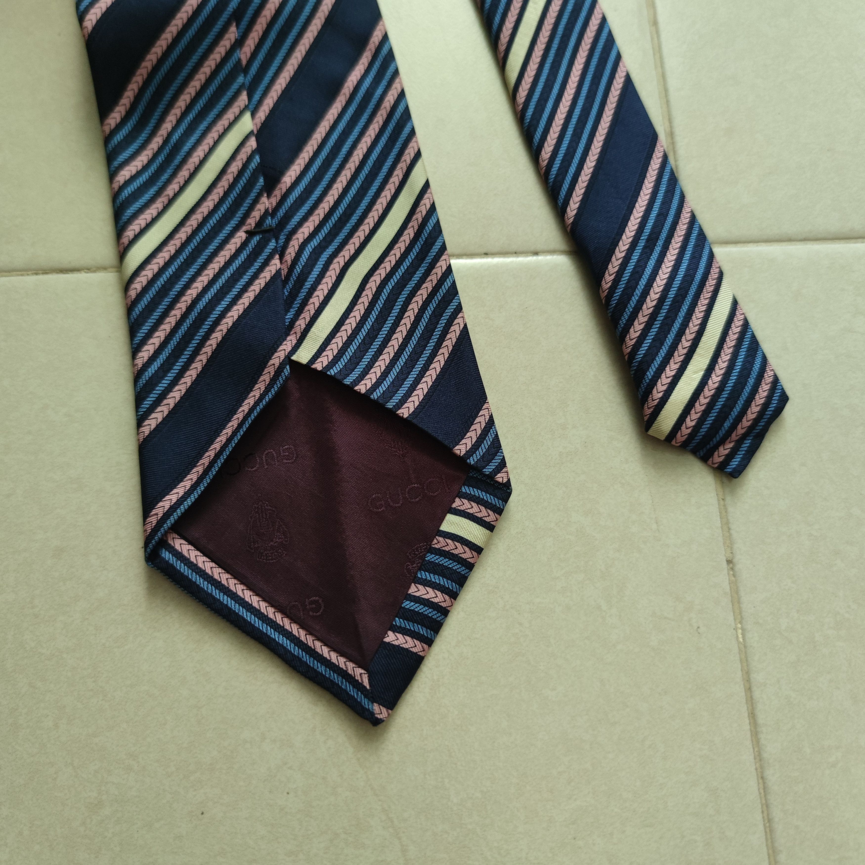 Gucci VINTAGE GUCCI 100% SILK NECKTIE MADE IN ITALY Size ONE SIZE - 4 Thumbnail