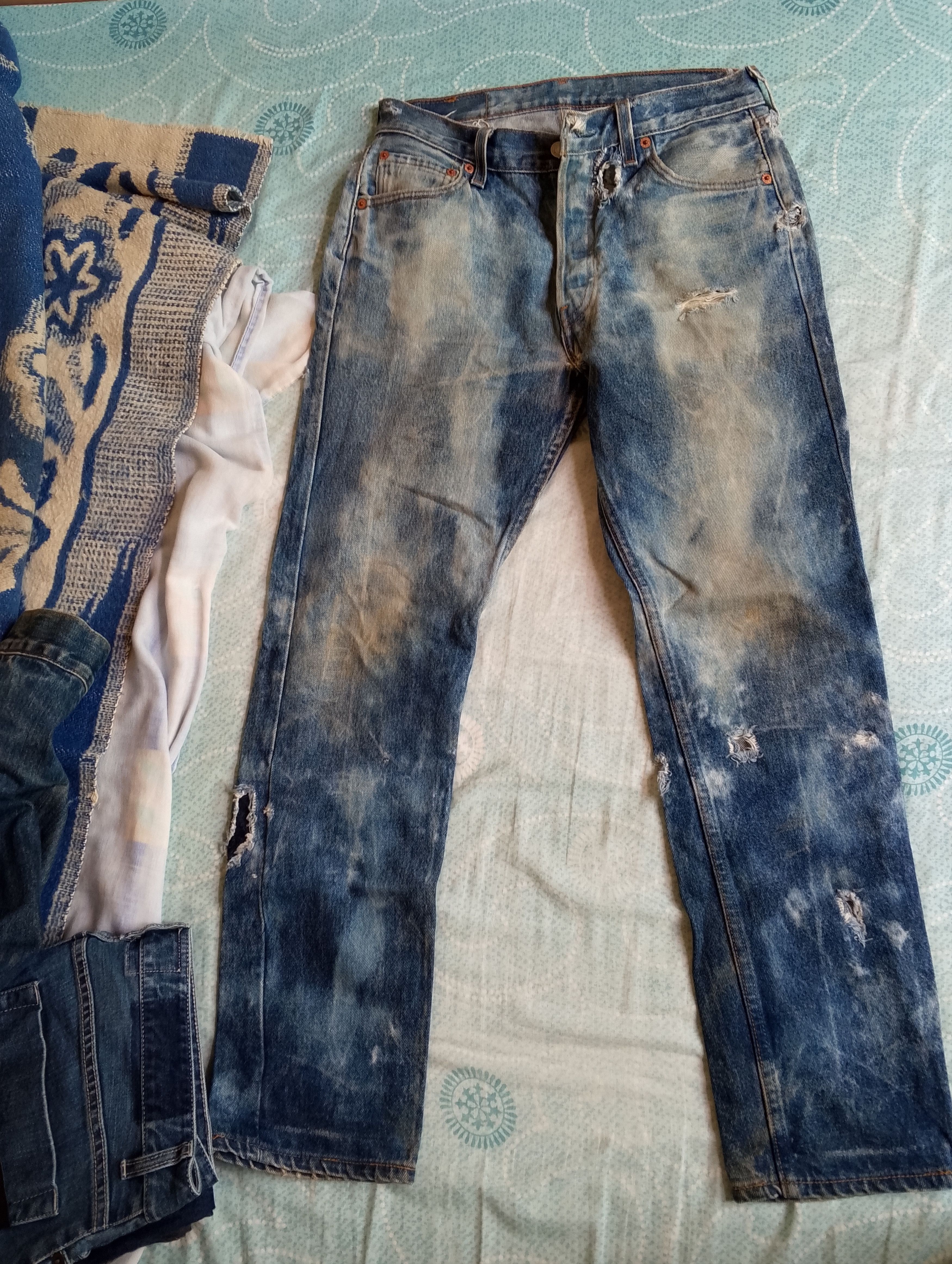 Levi's Vintage Clothing Vintage Thrashed Distressed Levi’s 501 Jeans Size US 31 - 1 Thumbnail