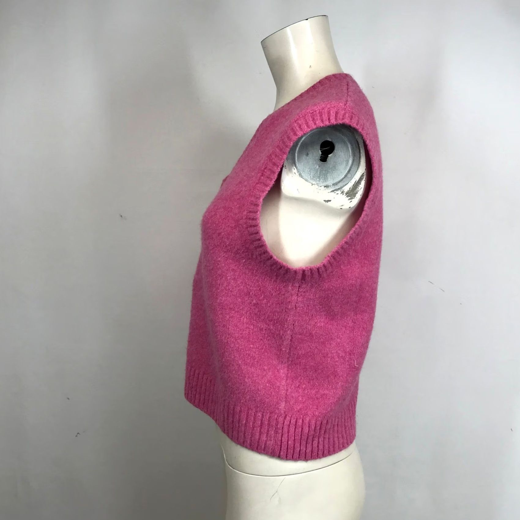 J.Crew J Crew V Neck Sweater Vest S Pink Extra Soft Sleeveless Size S / US 4 / IT 40 - 7 Thumbnail