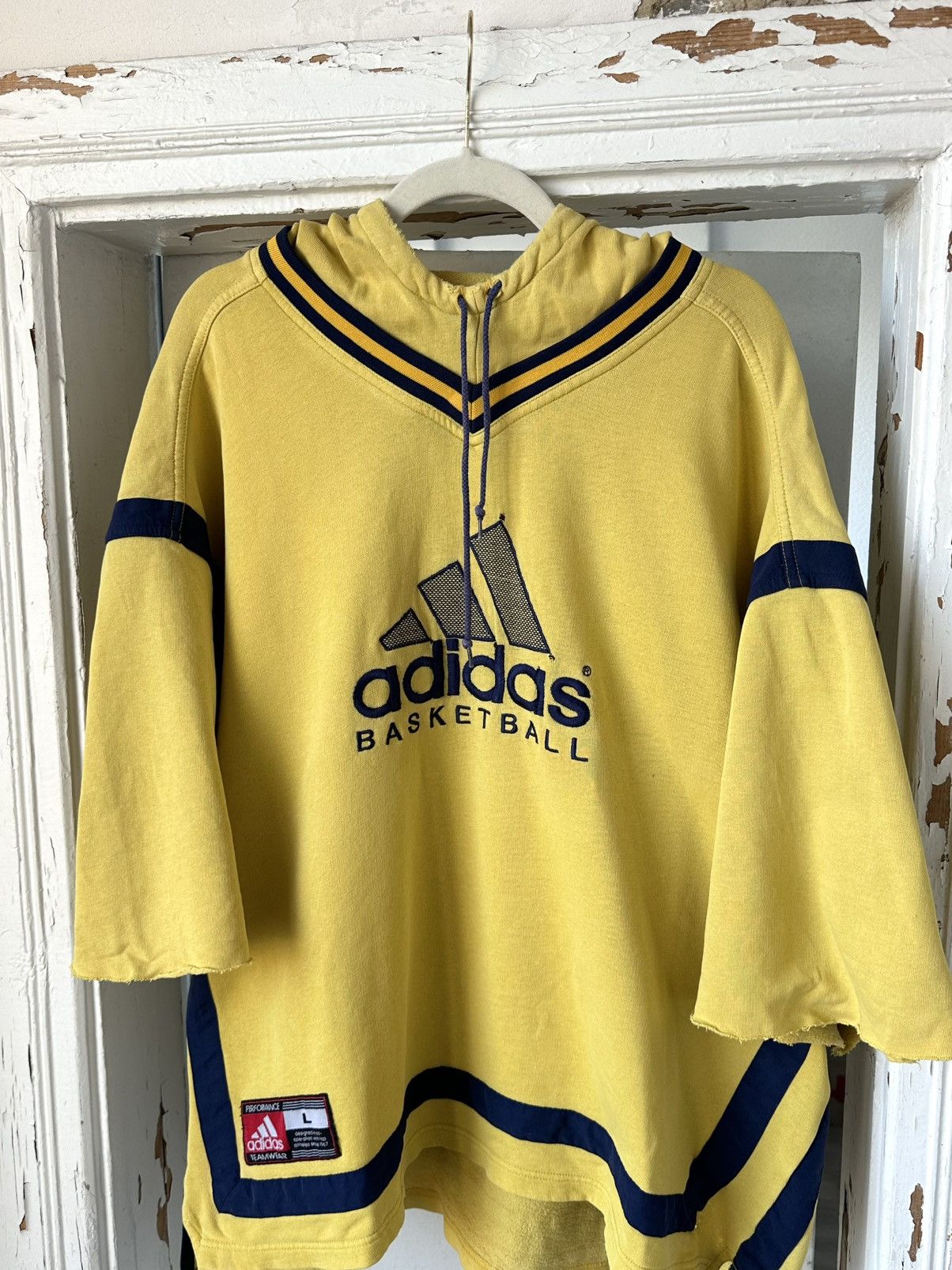 Vintage Vintage 90s Adidas Basketball Yellow Torn Oversized Hoodie Size US L / EU 52-54 / 3 - 2 Thumbnail