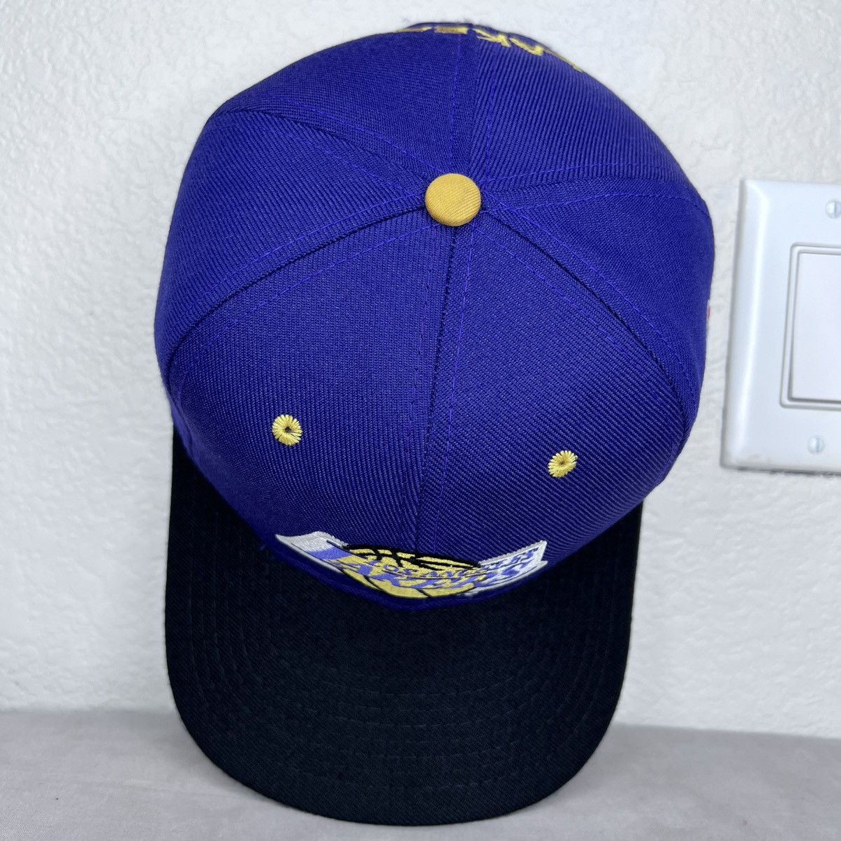 NBA Vintage 90s NBA Los Angeles Lakers AJD Embroidered Snapback Size ONE SIZE - 7 Thumbnail