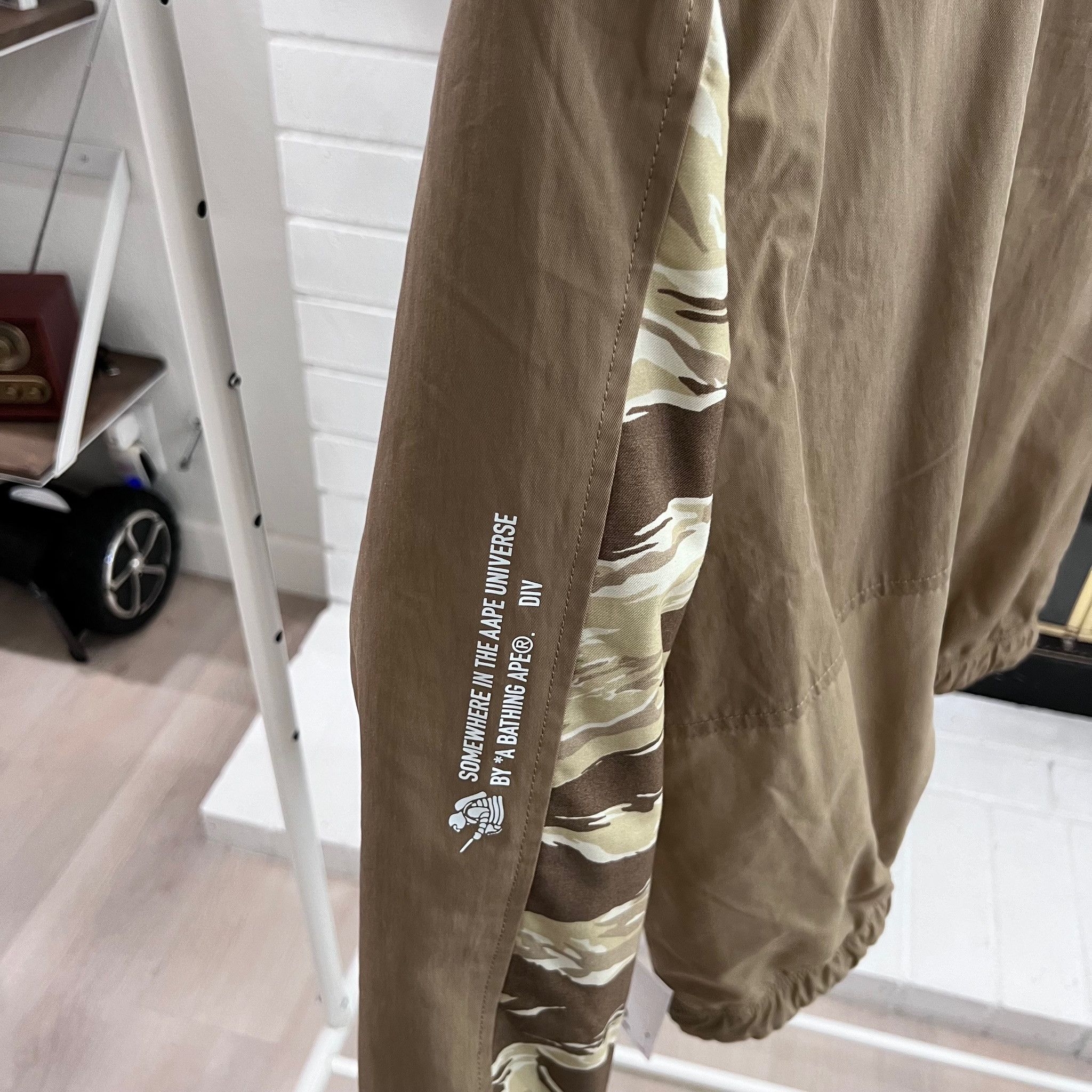 Aape AAPE by Bape Light Beige Khaki Reversible Camo Bomber Jacket Size US L / EU 52-54 / 3 - 4 Thumbnail