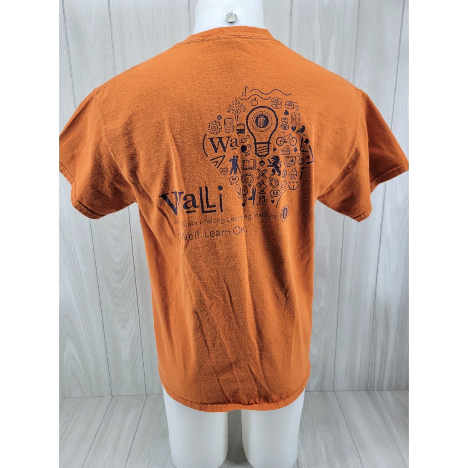 Gildan Wallace State Community College Institute Shirt Mens Large Orange T-Shirt Gildan Ultra Cotton Short Sleeve Crew Neck Size US L / EU 52-54 / 3 - 2 Thumbnail