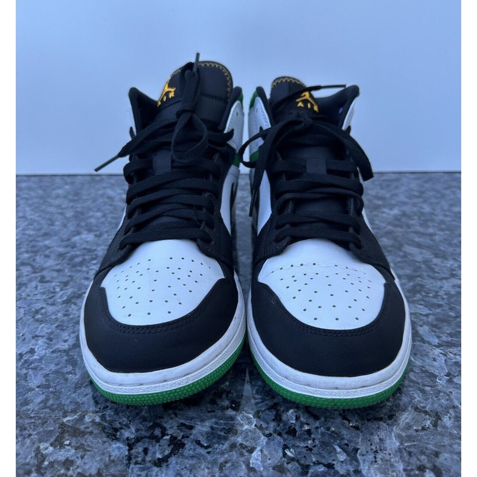 Nike Nike Air Jordan 1 Mid SE Shoes Oakland Lucky Green 10.5 Size US 10.5 / EU 43-44 - 3 Thumbnail