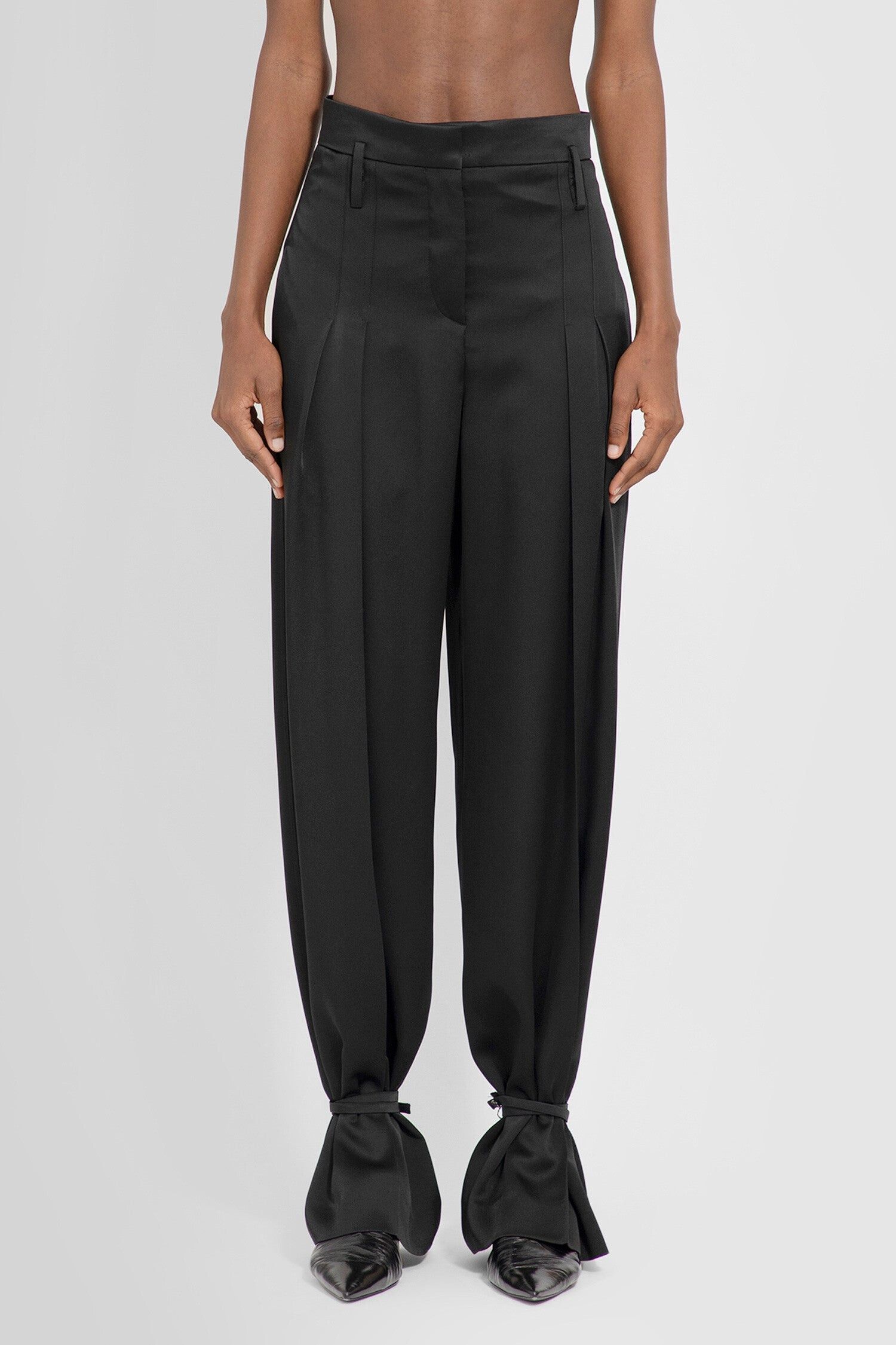 Jil Sander o1w1db10825 Trouser in Black Size 25" / US 0 / IT 36 - 2 Thumbnail