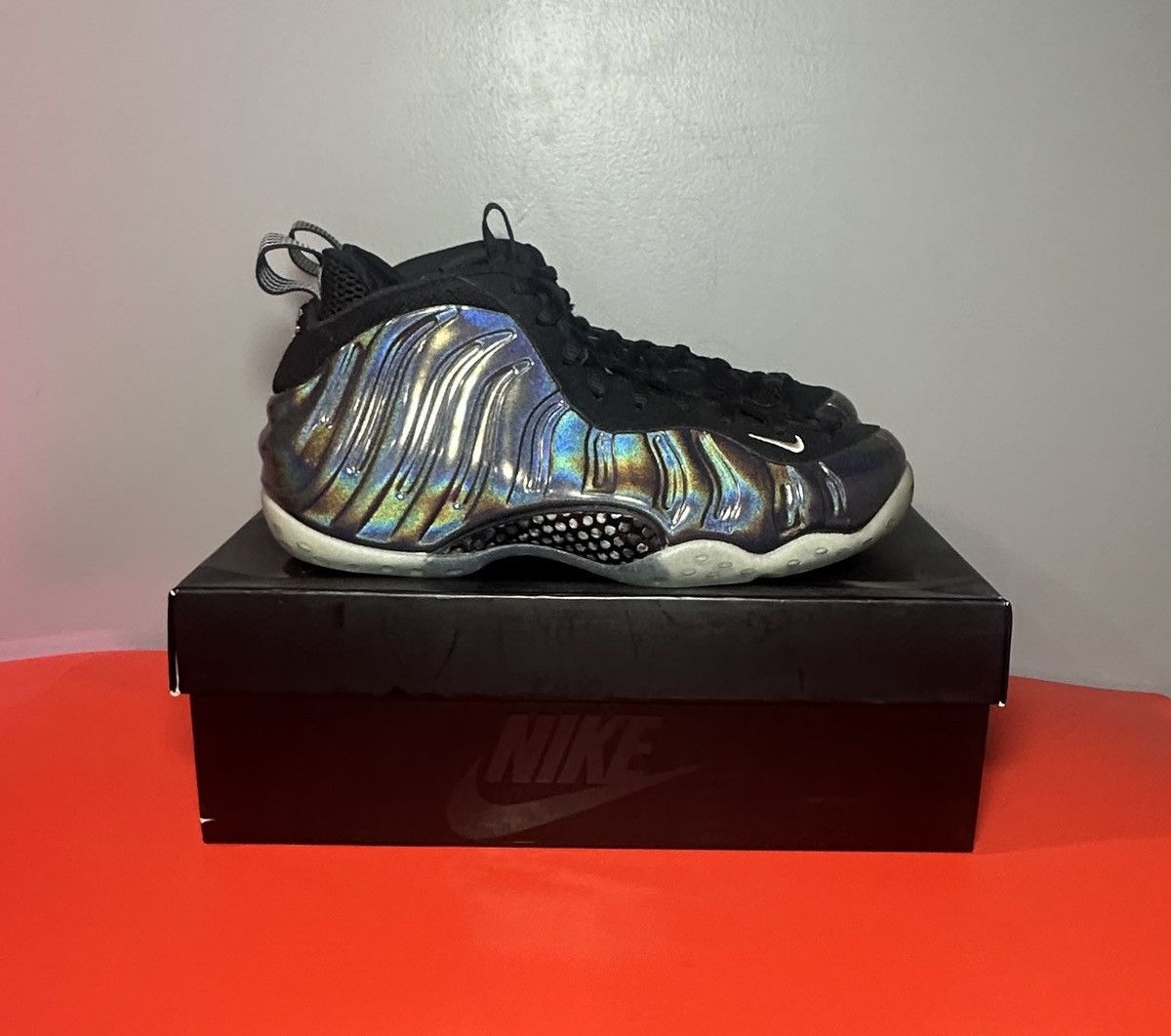 Nike Size 9 - Nike Air Foamposite One Hologram Size US 9 / EU 42 - 1 Thumbnail
