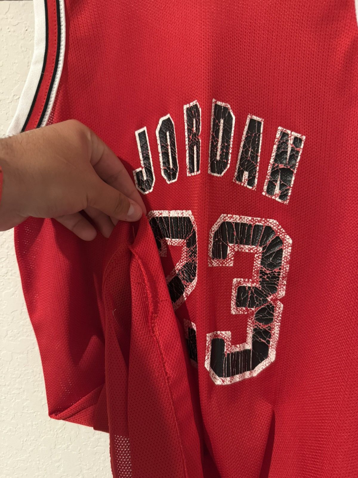 NBA Vintage Michael Jordan Chicago Bulls Jersey Champion Size US S / EU 44-46 / 1 - 6 Thumbnail