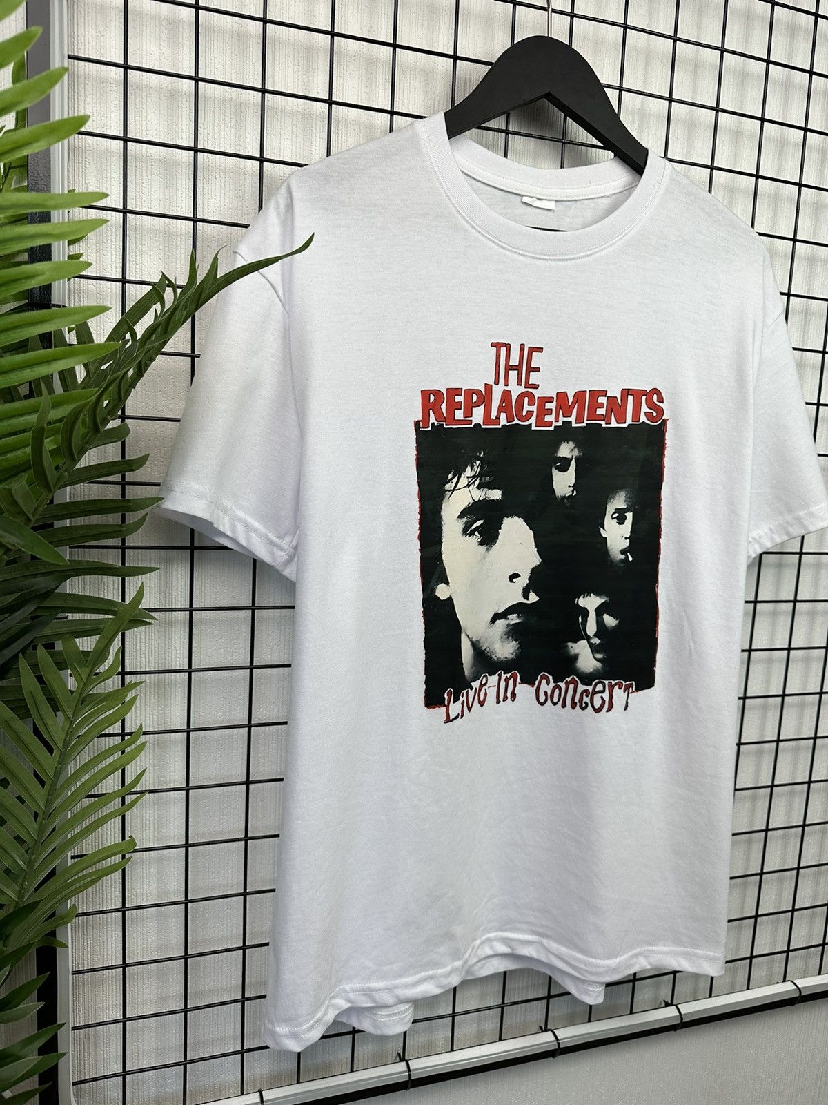 Band Tees The Replacements Band Tee Men White “Live in concert” shirt Size US L / EU 52-54 / 3 - 3 Thumbnail