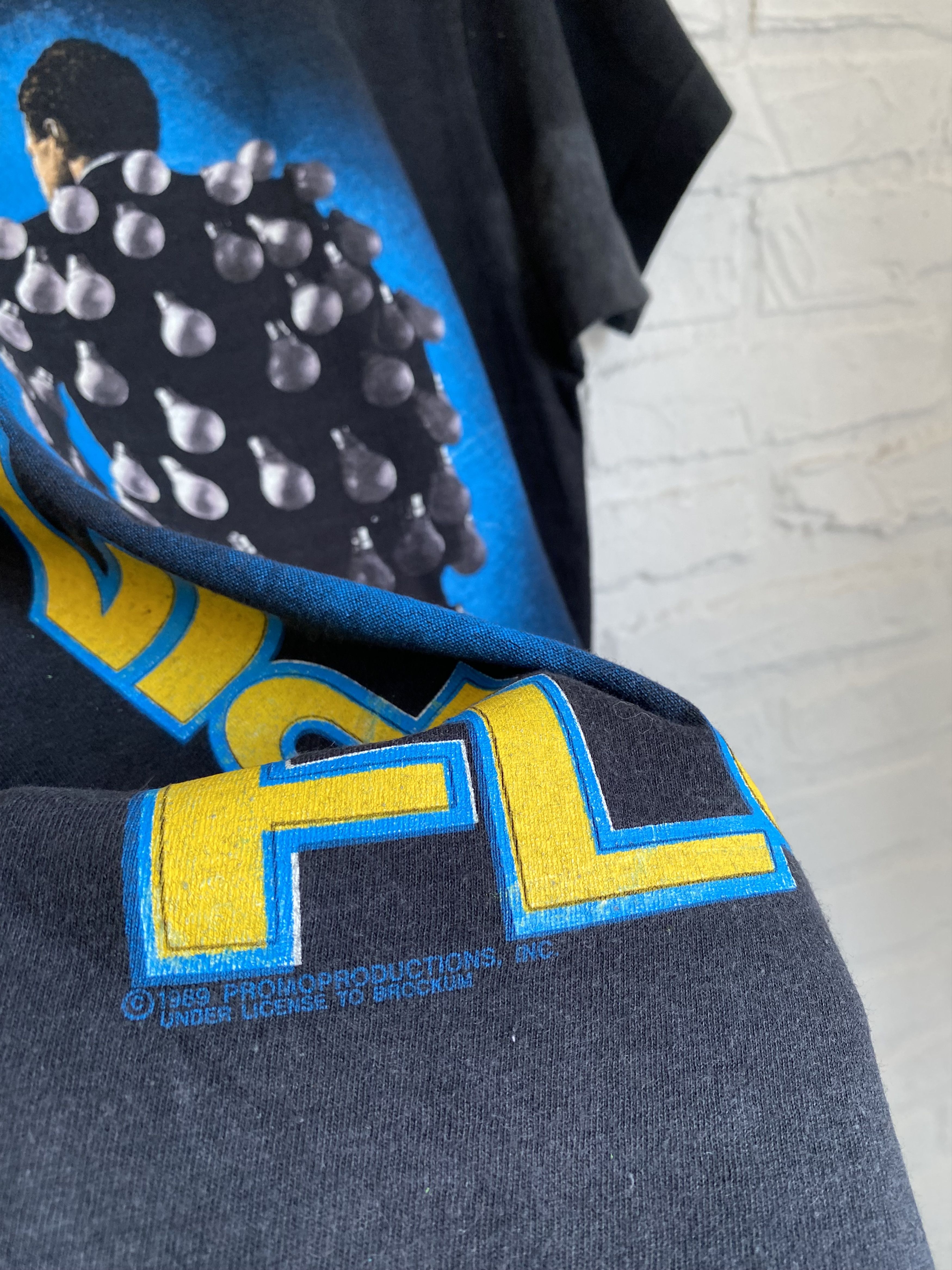 Band Tees × Vintage Vintage 1989 Pink Floyd On tour light bulb t-shirt Size US L / EU 52-54 / 3 - 8 Thumbnail